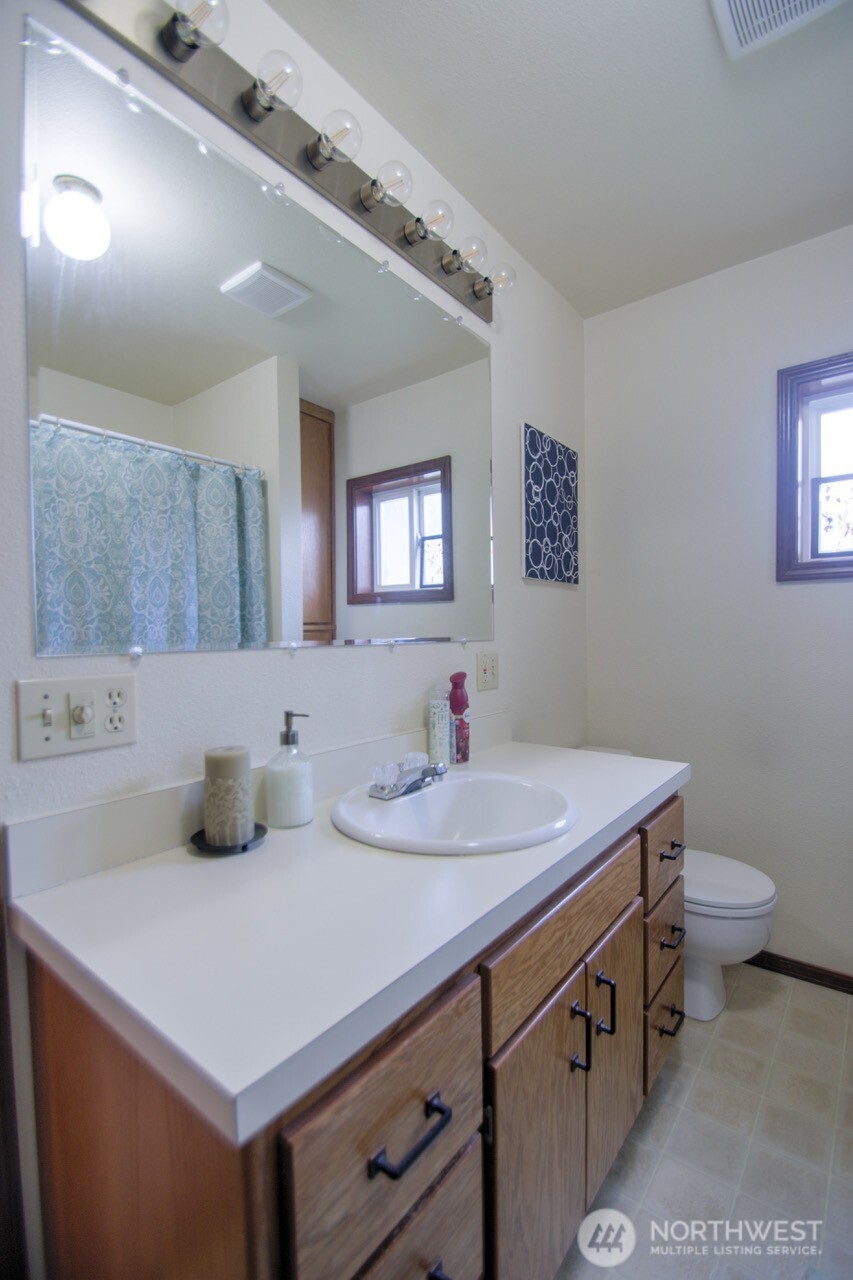 664 Nw New York Avenue Property Photo 17