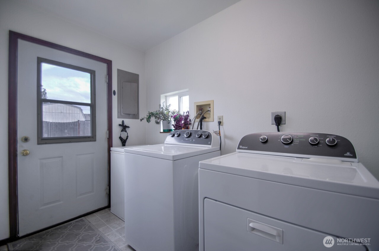 664 Nw New York Avenue Property Photo 25