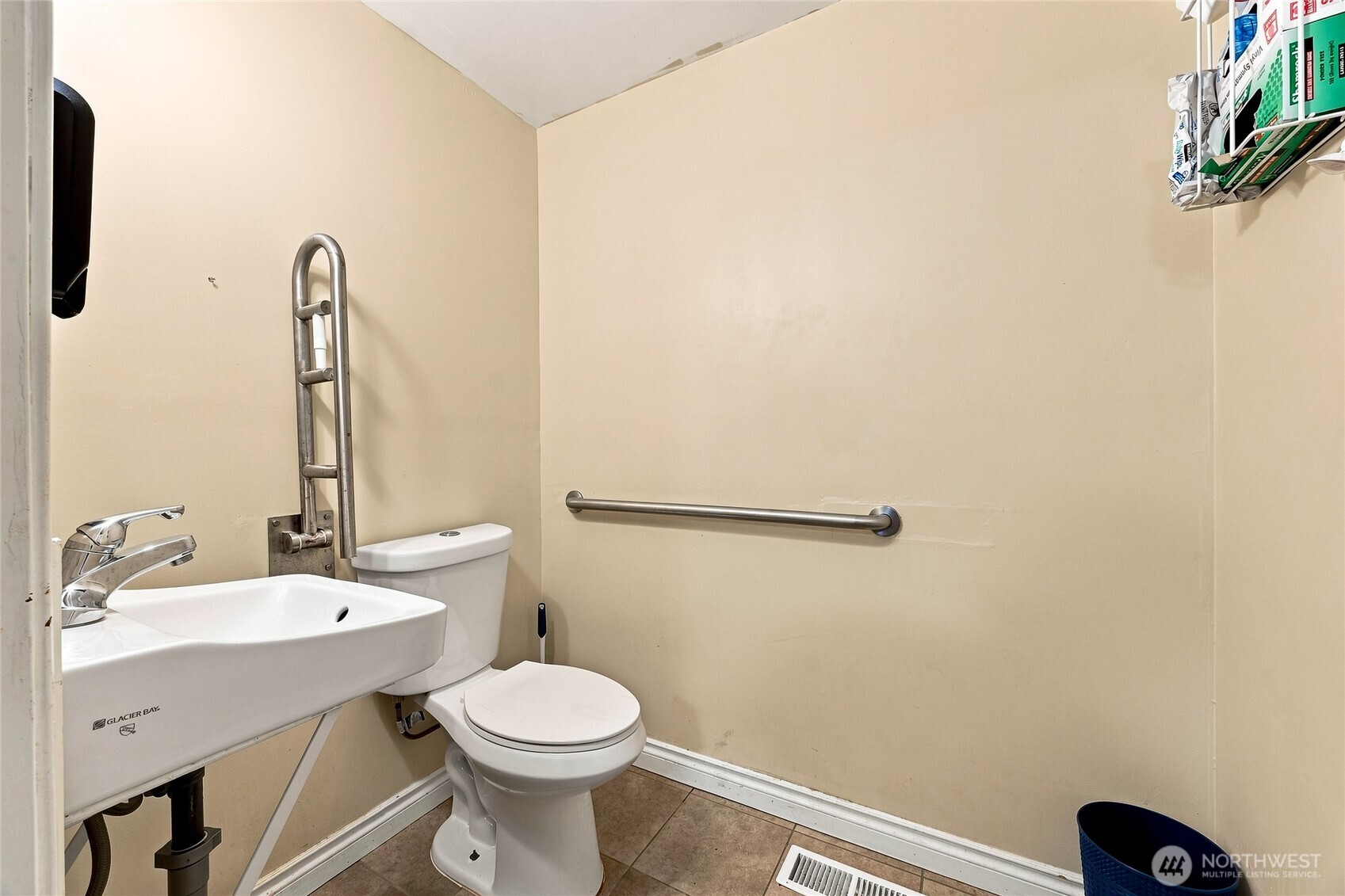 2563864 Property Photo 5