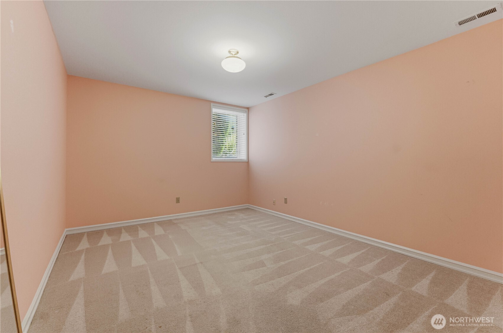 1690 Eastmont Avenue Property Photo 15
