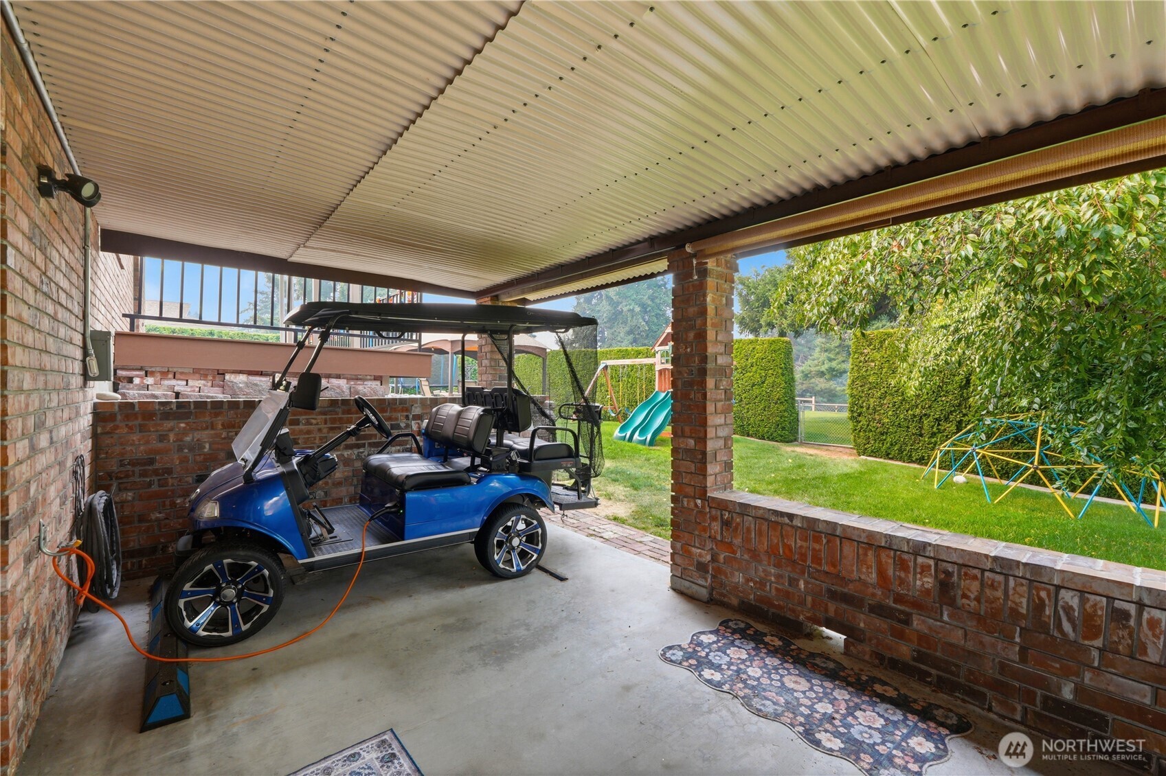 1690 Eastmont Avenue Property Photo 18