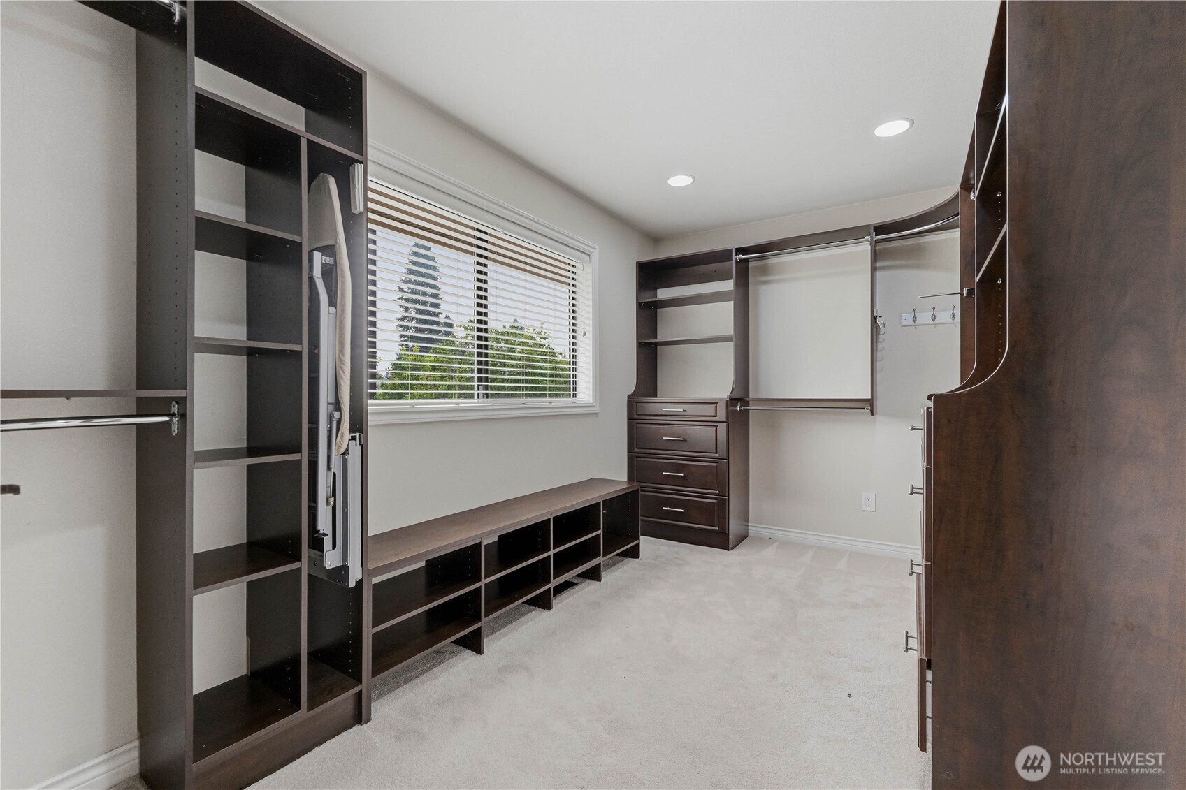 1690 Eastmont Avenue Property Photo 24