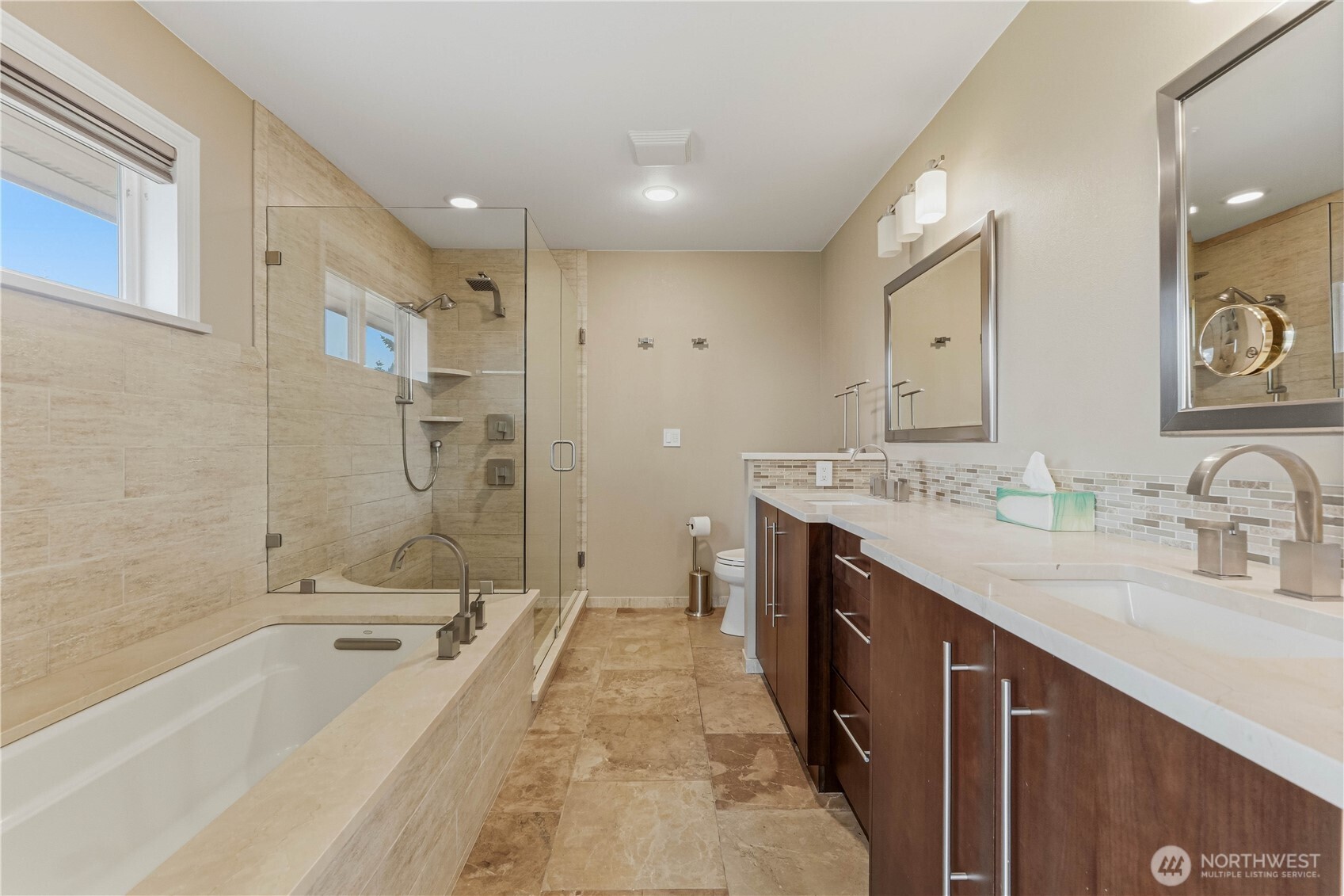 1690 Eastmont Avenue Property Photo 25