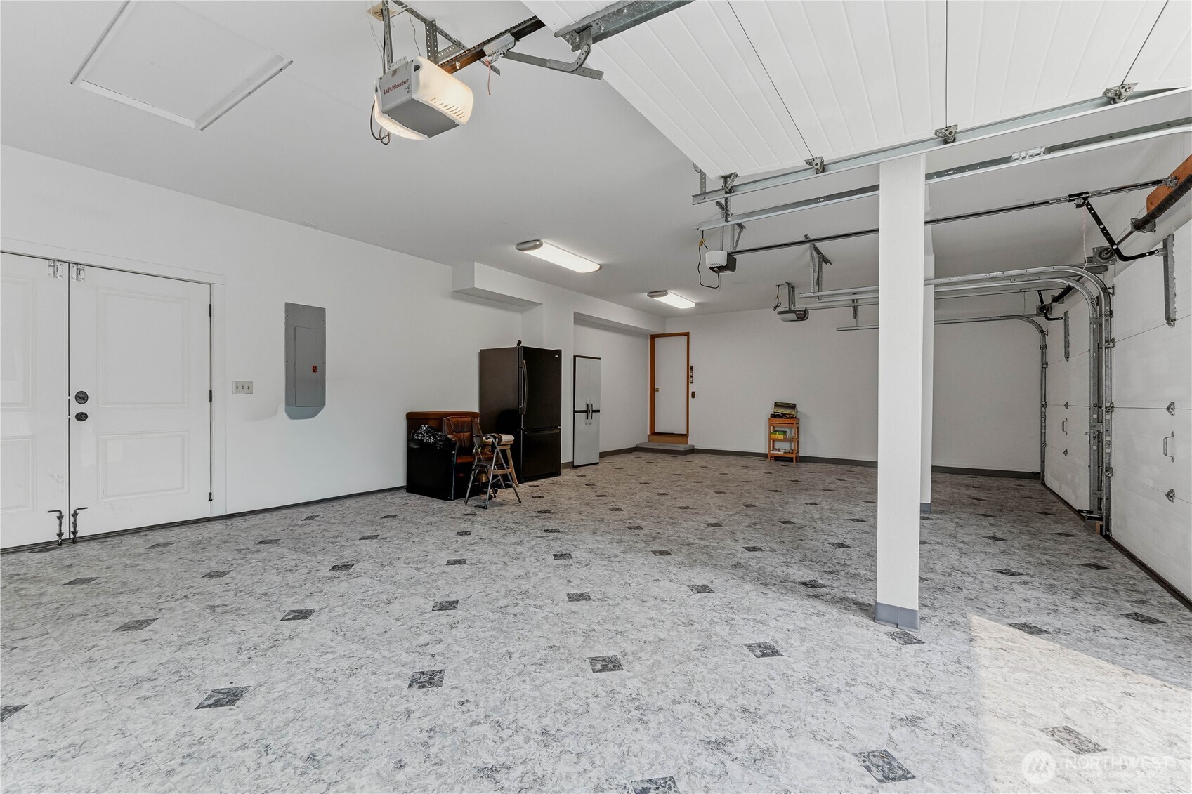 1690 Eastmont Avenue Property Photo 33