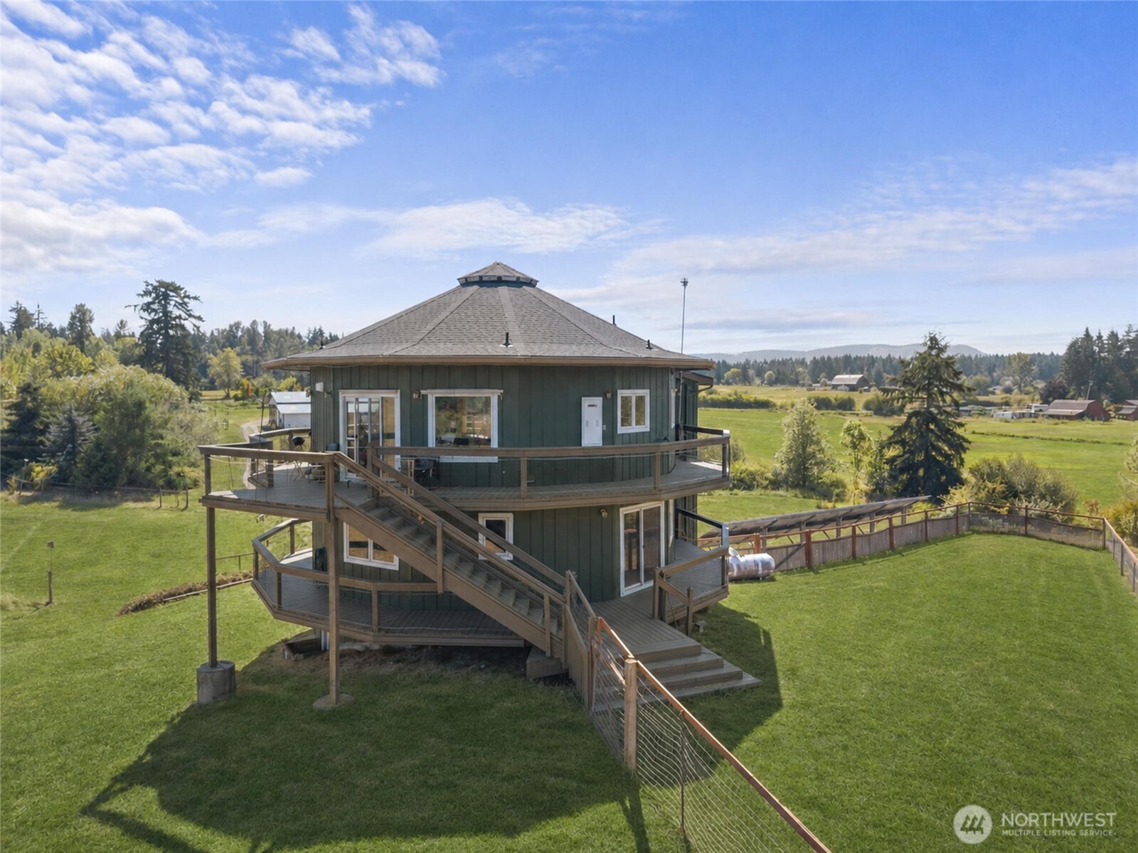 15810 143rd Avenue Property Photo 3