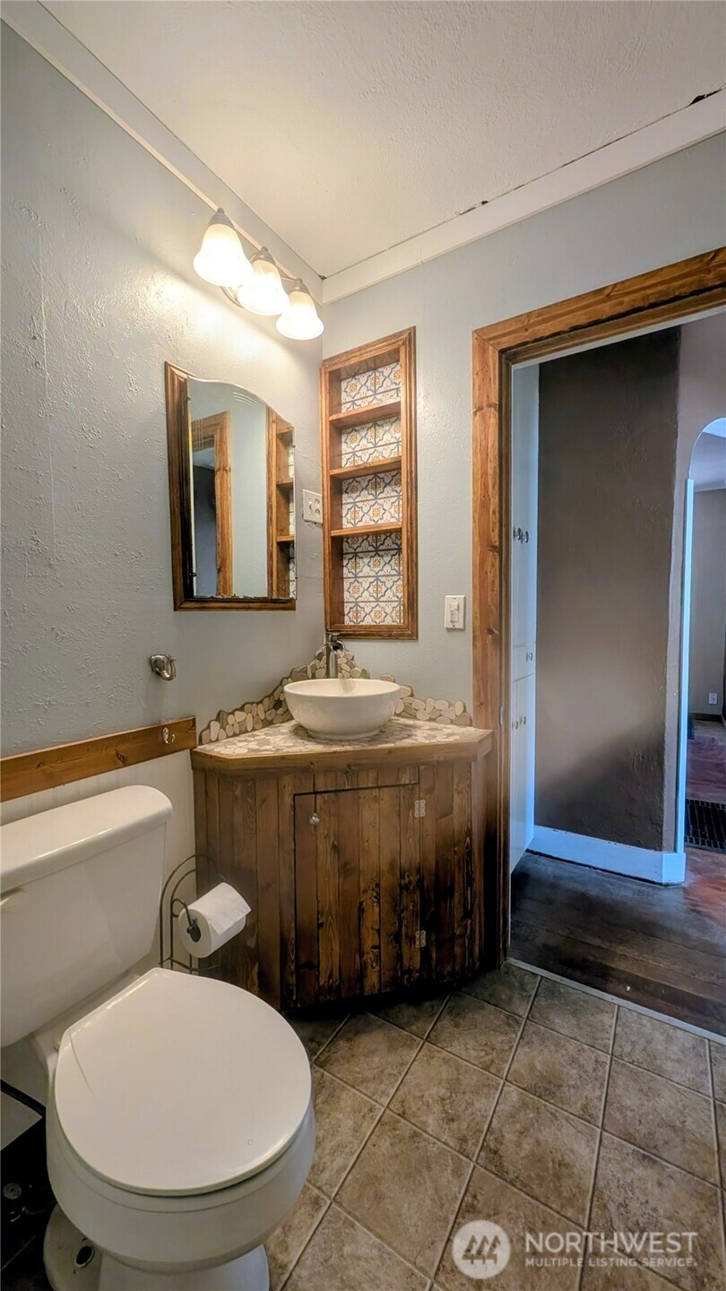 112 E Lind Street Property Photo 7