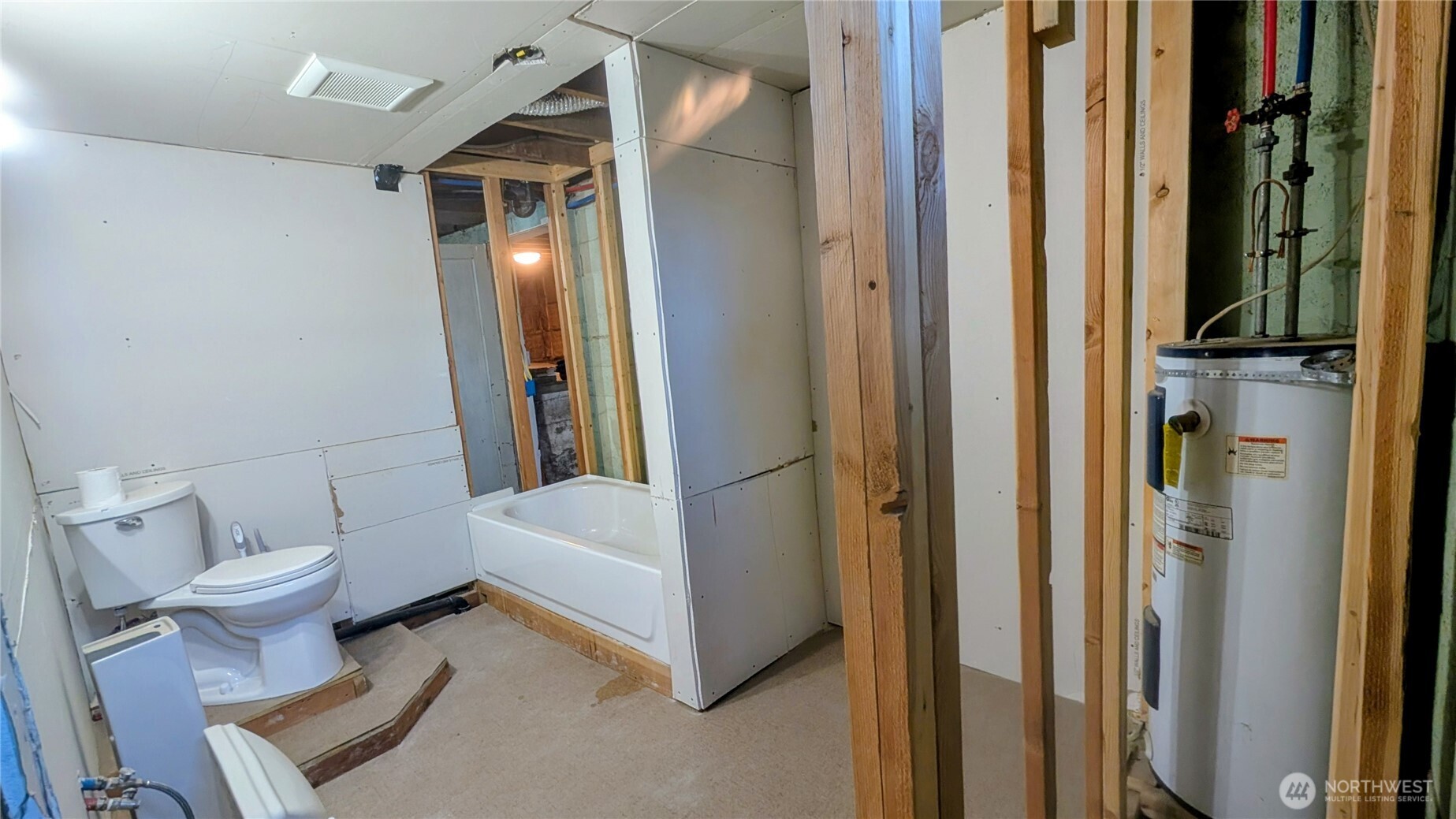 112 E Lind Street Property Photo 9