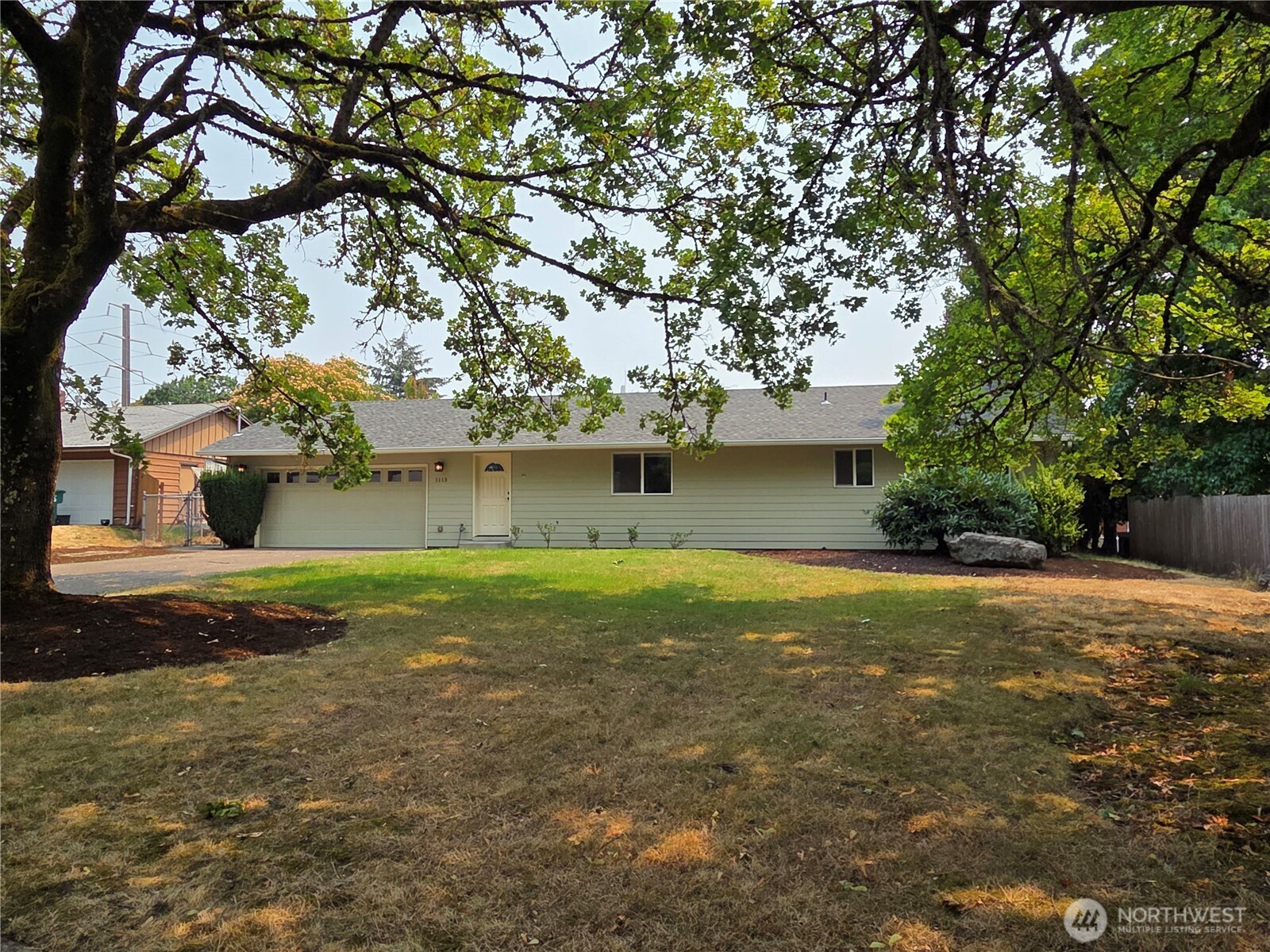 1113 Manzanita Way Property Photo 2