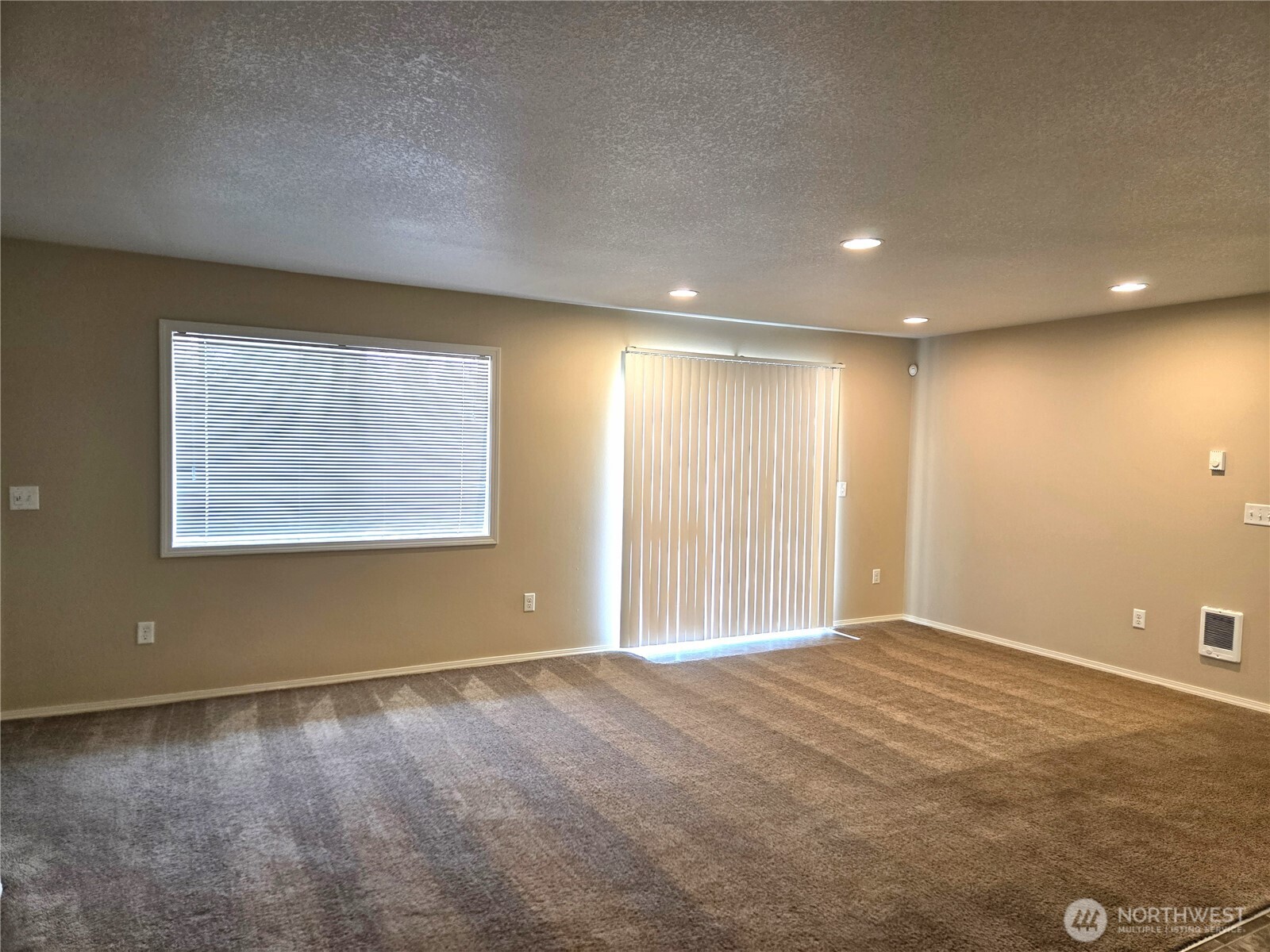 1113 Manzanita Way Property Photo 5