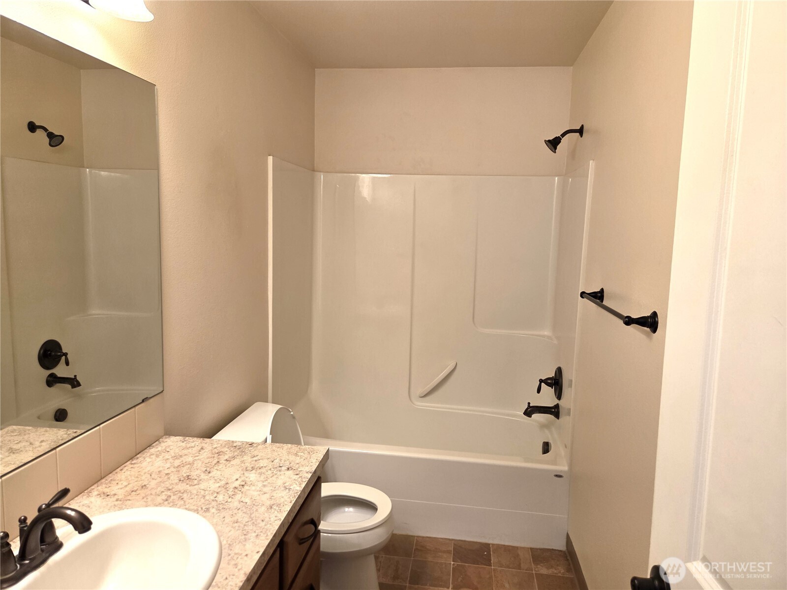 1113 Manzanita Way Property Photo 9