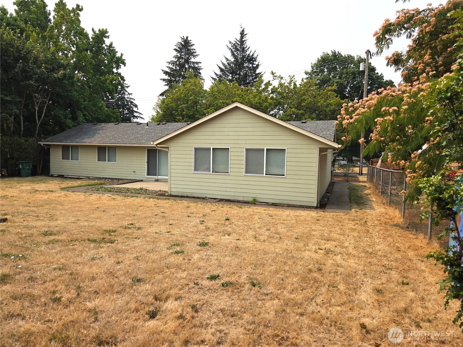 1113 Manzanita Way Property Photo 26