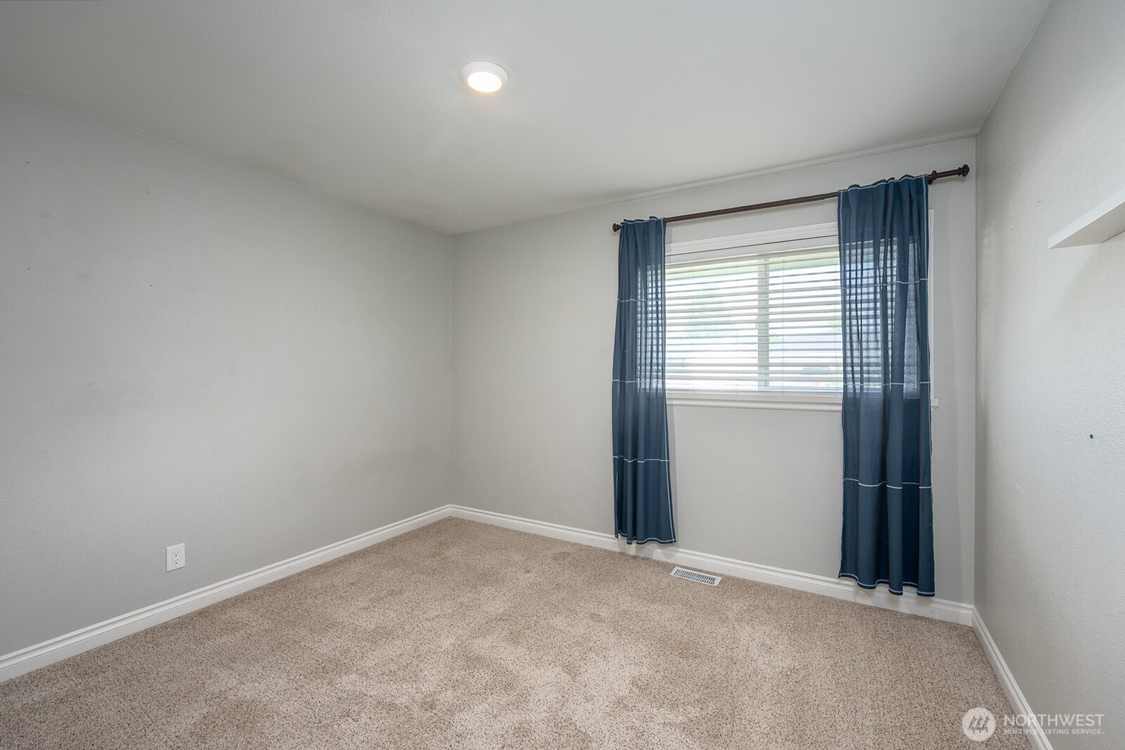 225 Ne Widmer Drive Property Photo 18