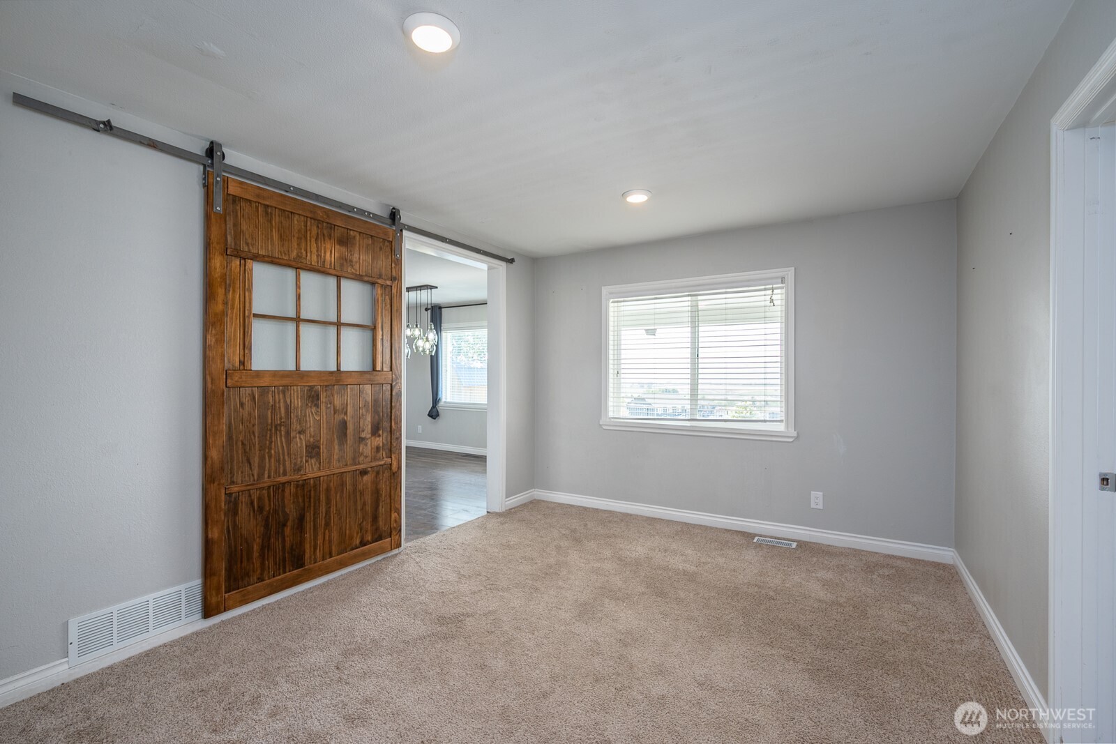 225 Ne Widmer Drive Property Photo 20