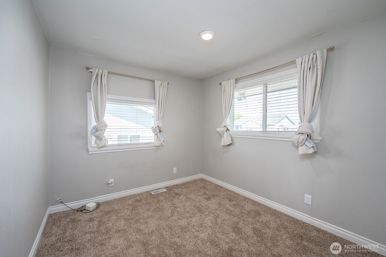 225 Ne Widmer Drive Property Photo 24
