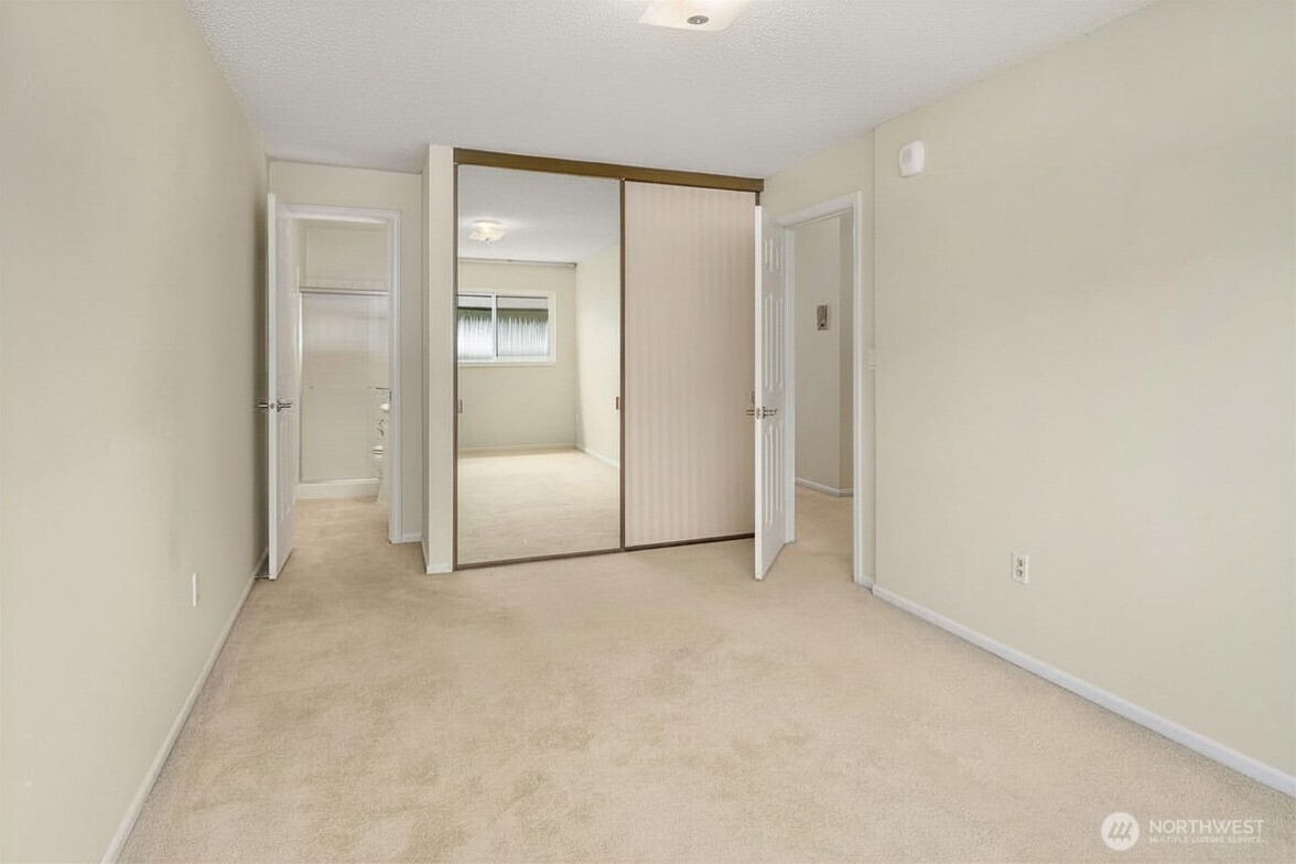 2501 Canterbury Lane 119 Property Photo 17