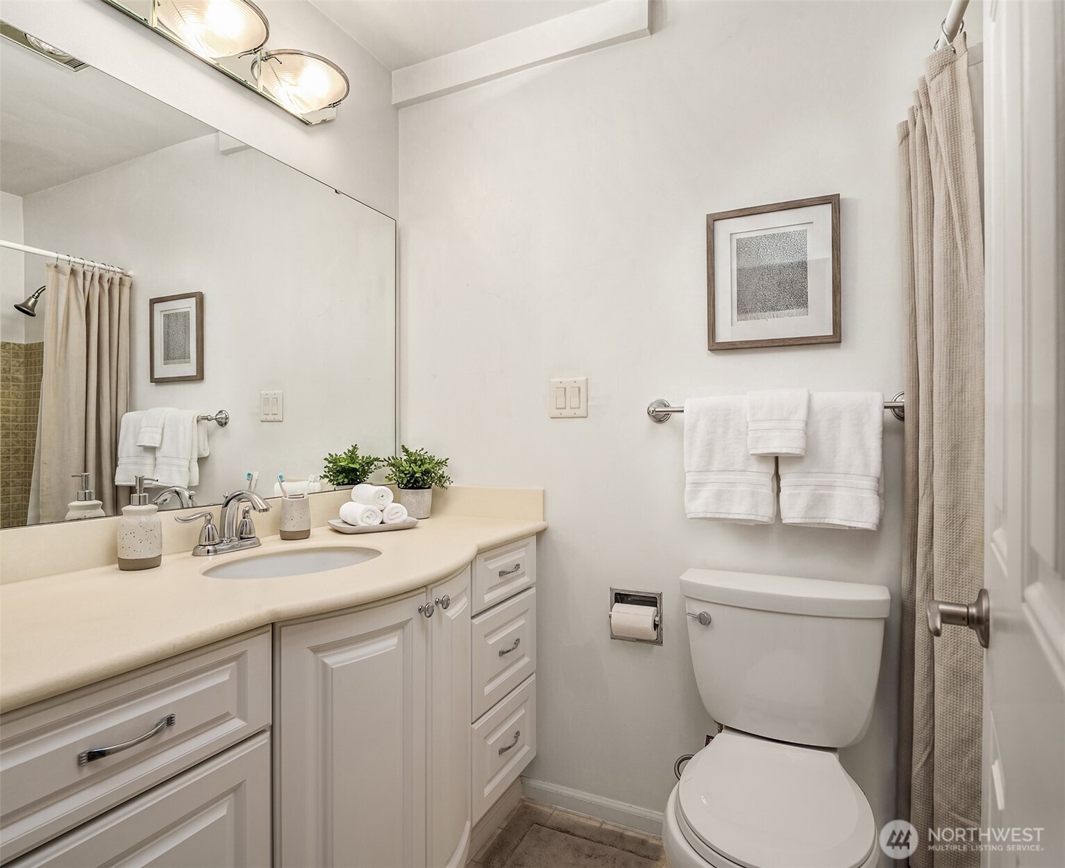 2501 Canterbury Lane 119 Property Photo 21