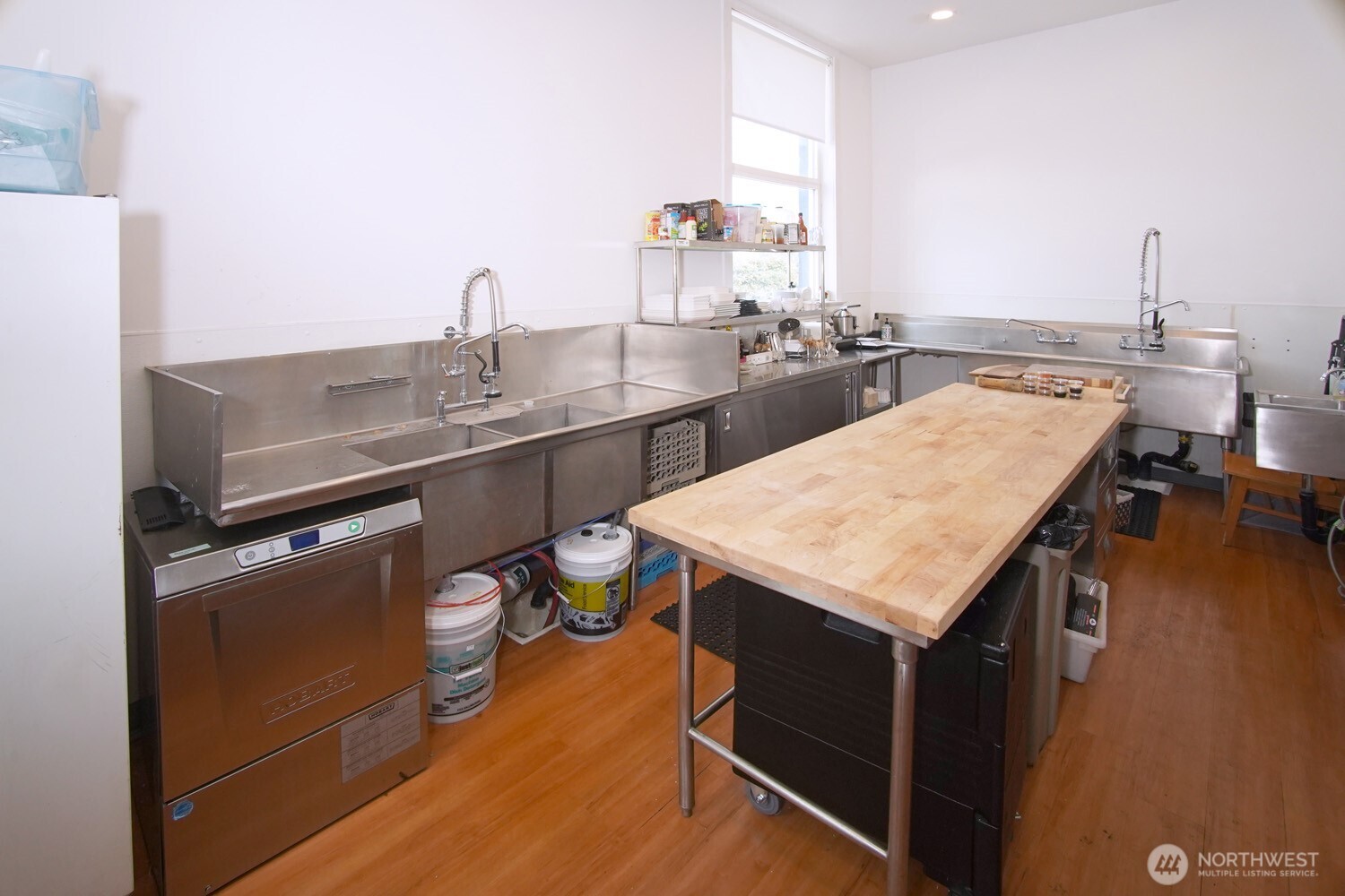 601 N Main Street Property Photo 18