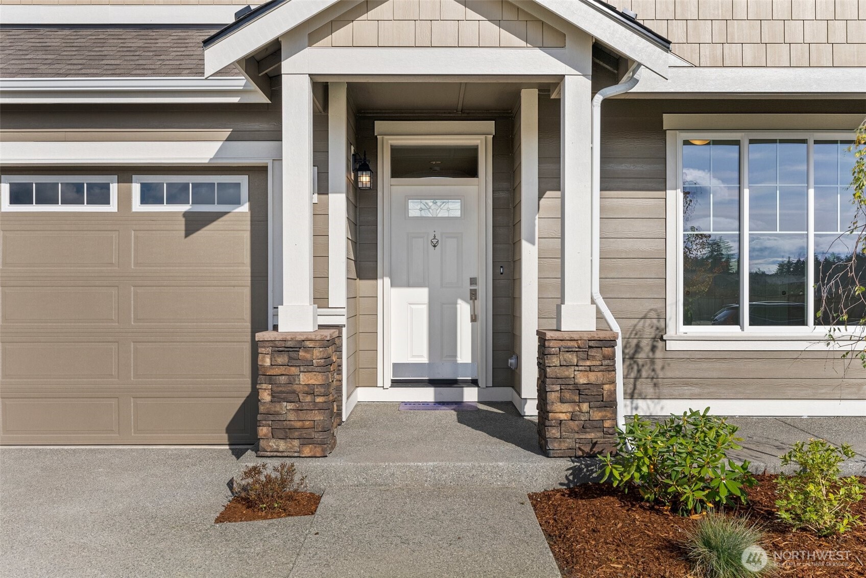 9636 7th Way Property Photo 4