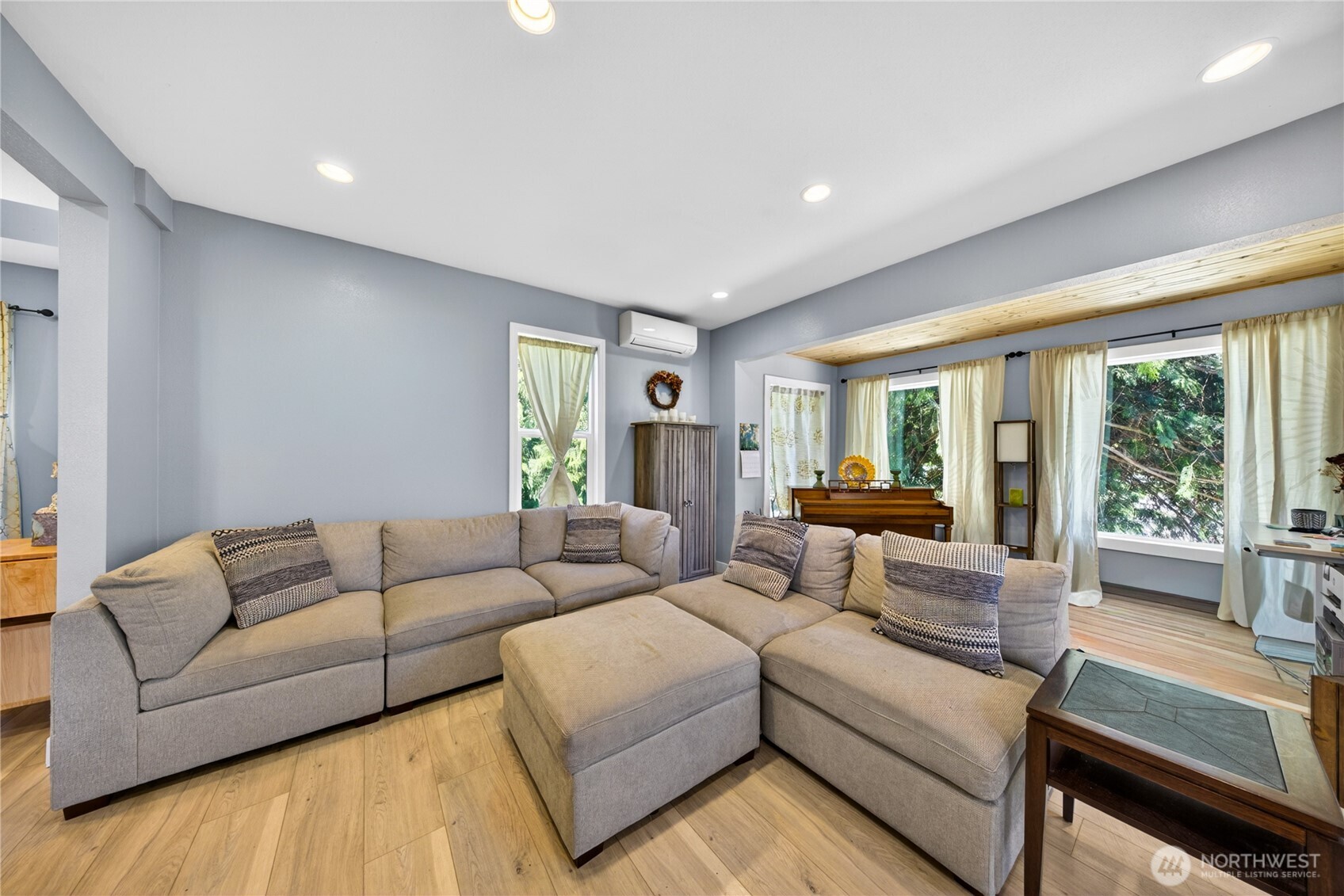2115 Valley Highway Property Photo 8