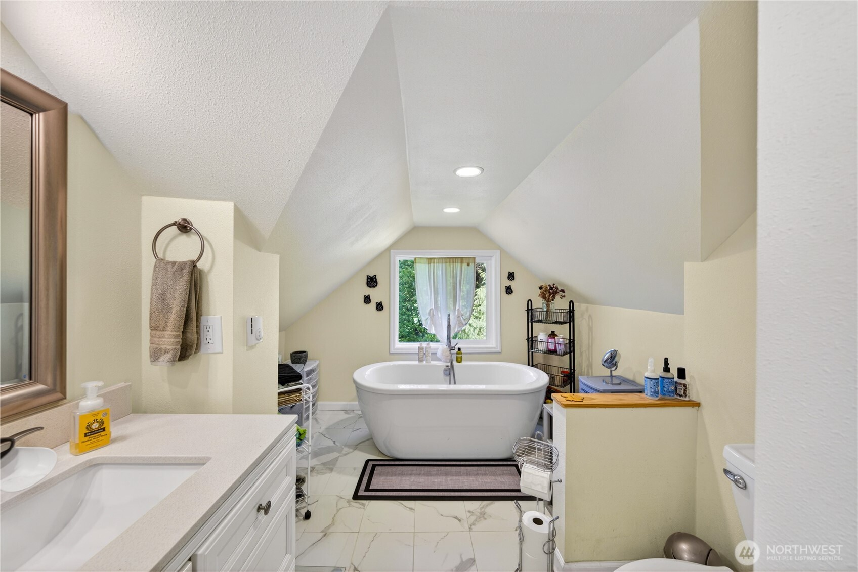 2115 Valley Highway Property Photo 25