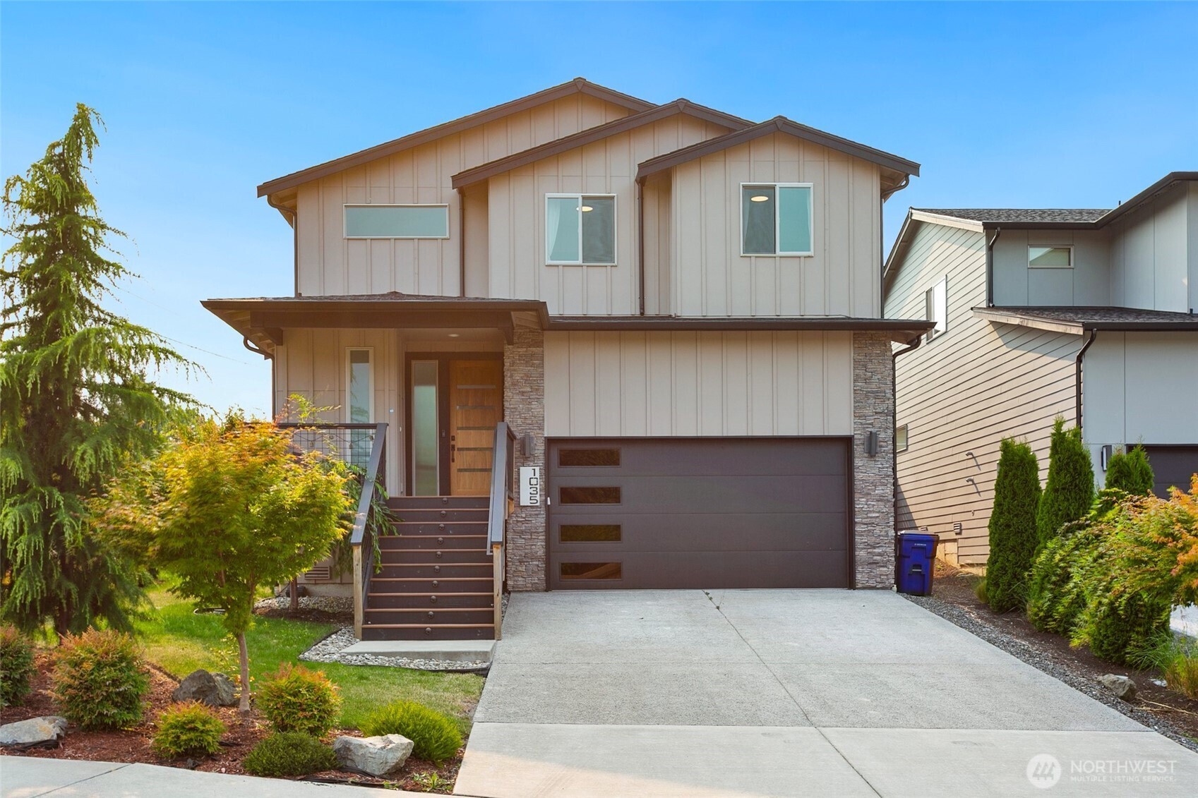 1035 51st Place Property Photo 1