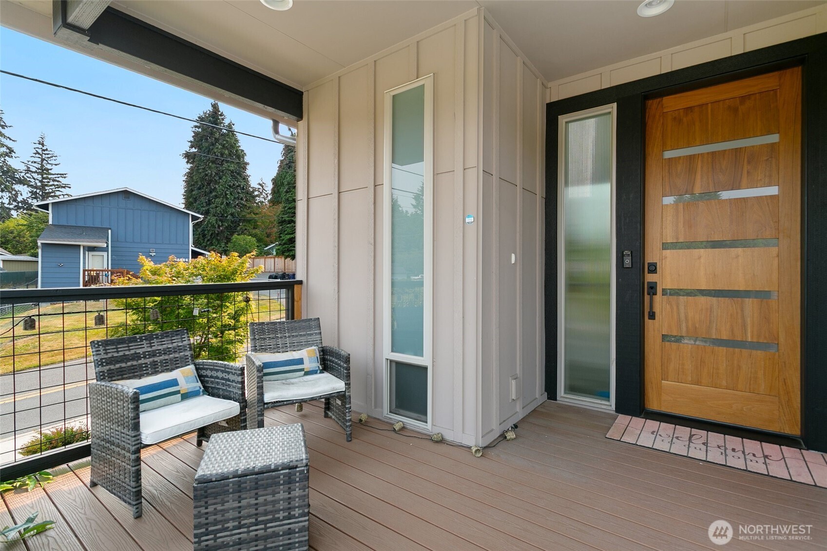 1035 51st Place Property Photo 3