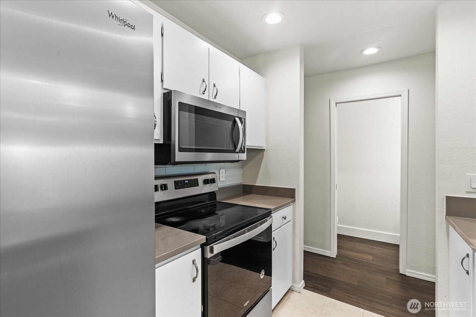 826 Pike Street C8 Property Photo 7