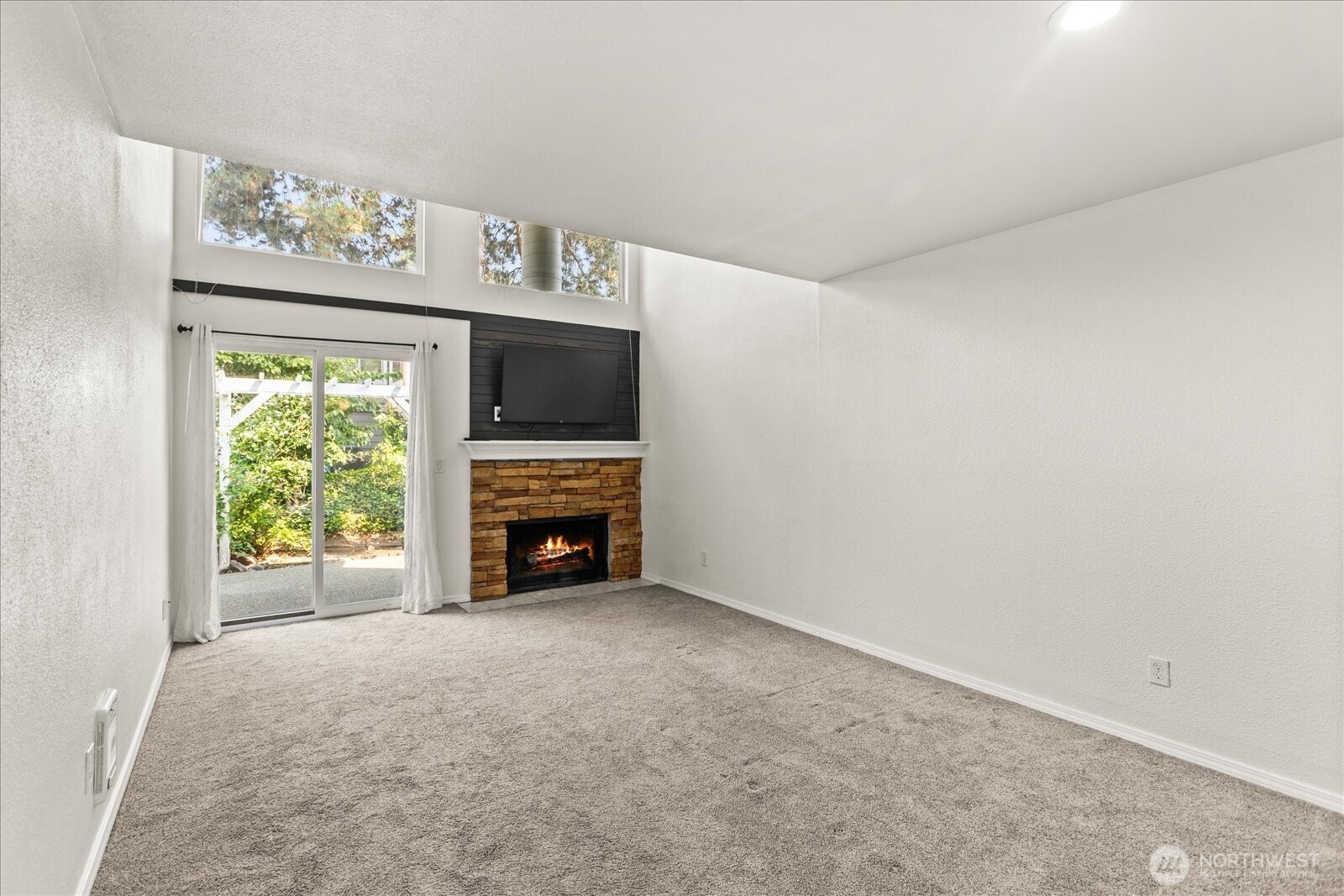826 Pike Street C8 Property Photo 9