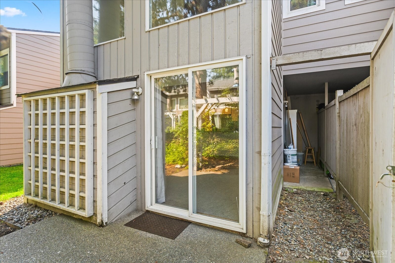 826 Pike Street C8 Property Photo 24