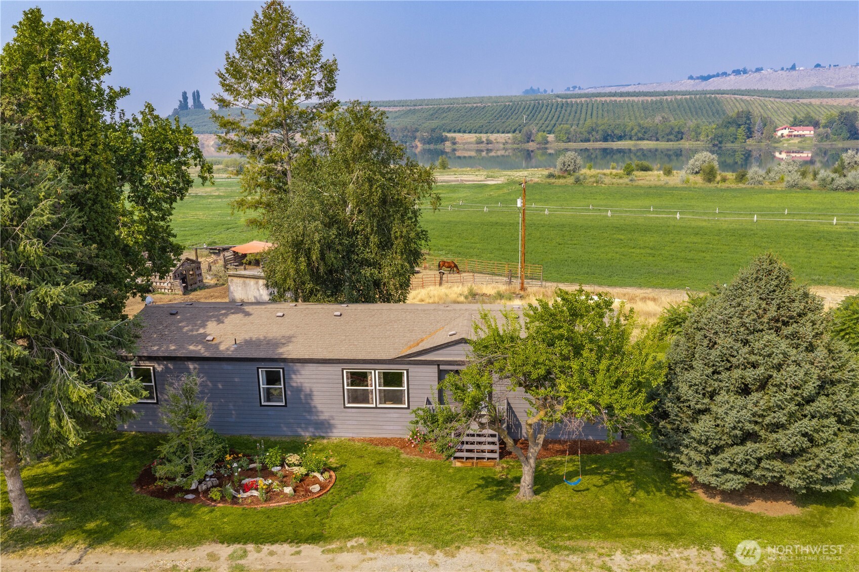 26575 Hwy 97 Property Photo 3