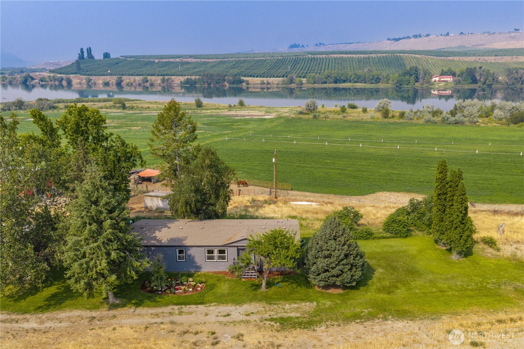 26575 Hwy 97 Property Photo 4
