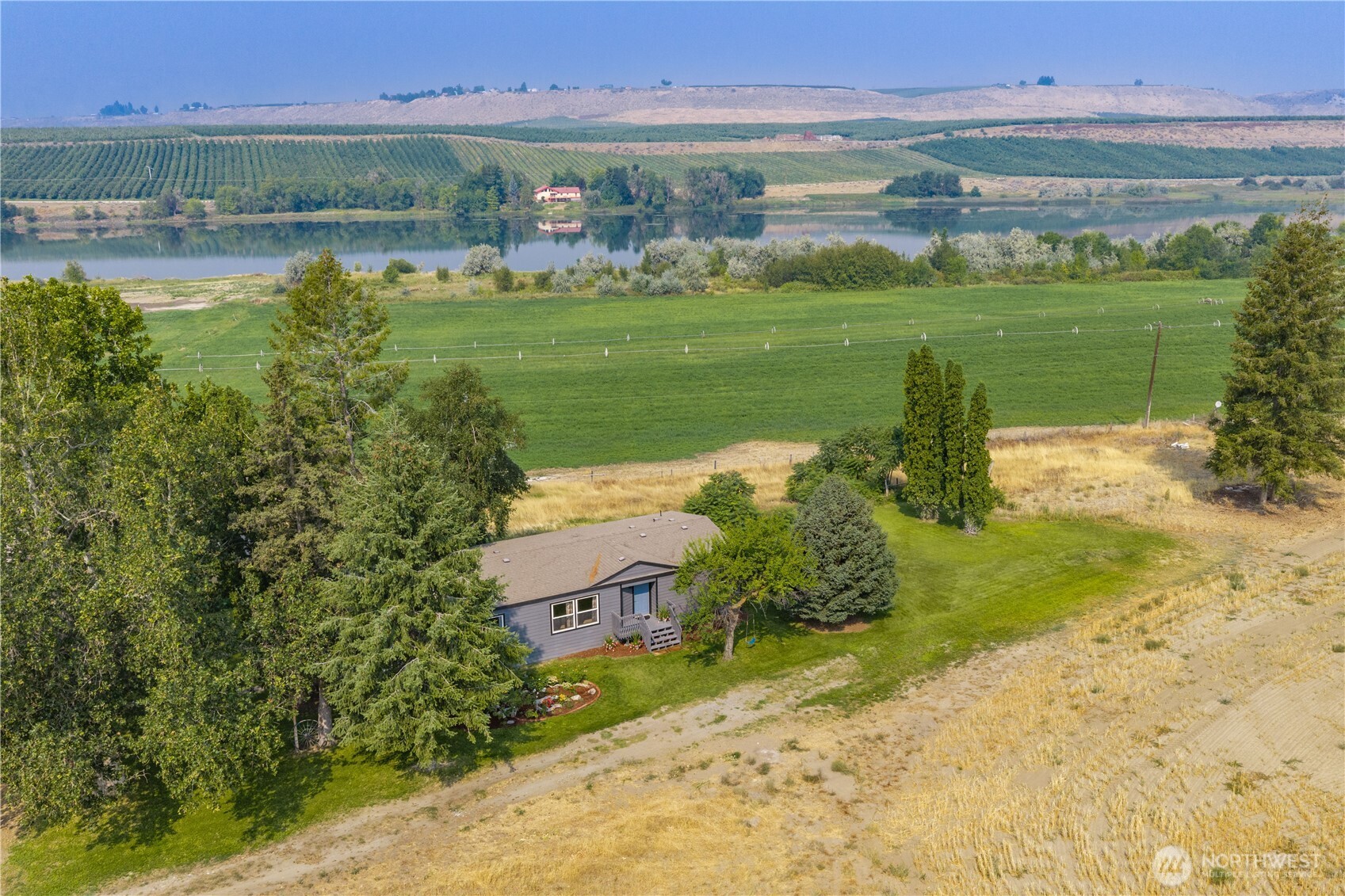 26575 Hwy 97 Property Photo 6