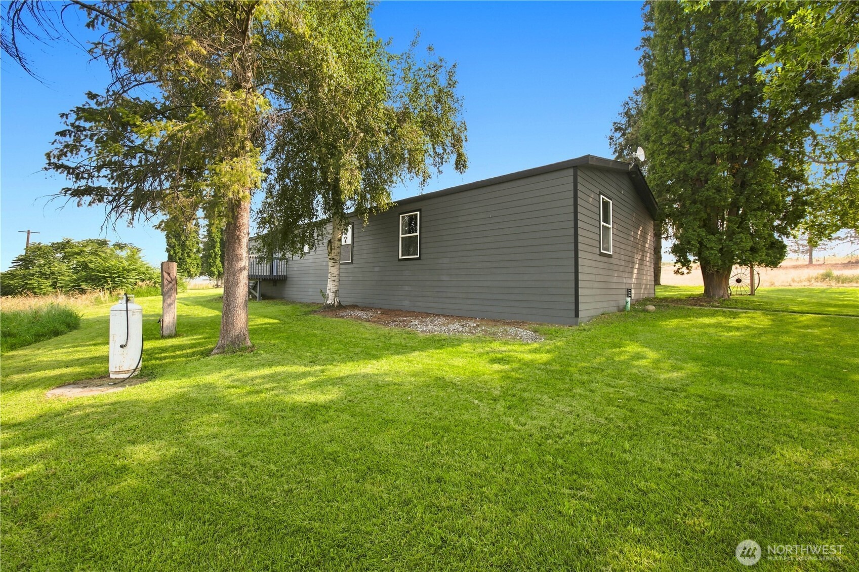 26575 Hwy 97 Property Photo 8