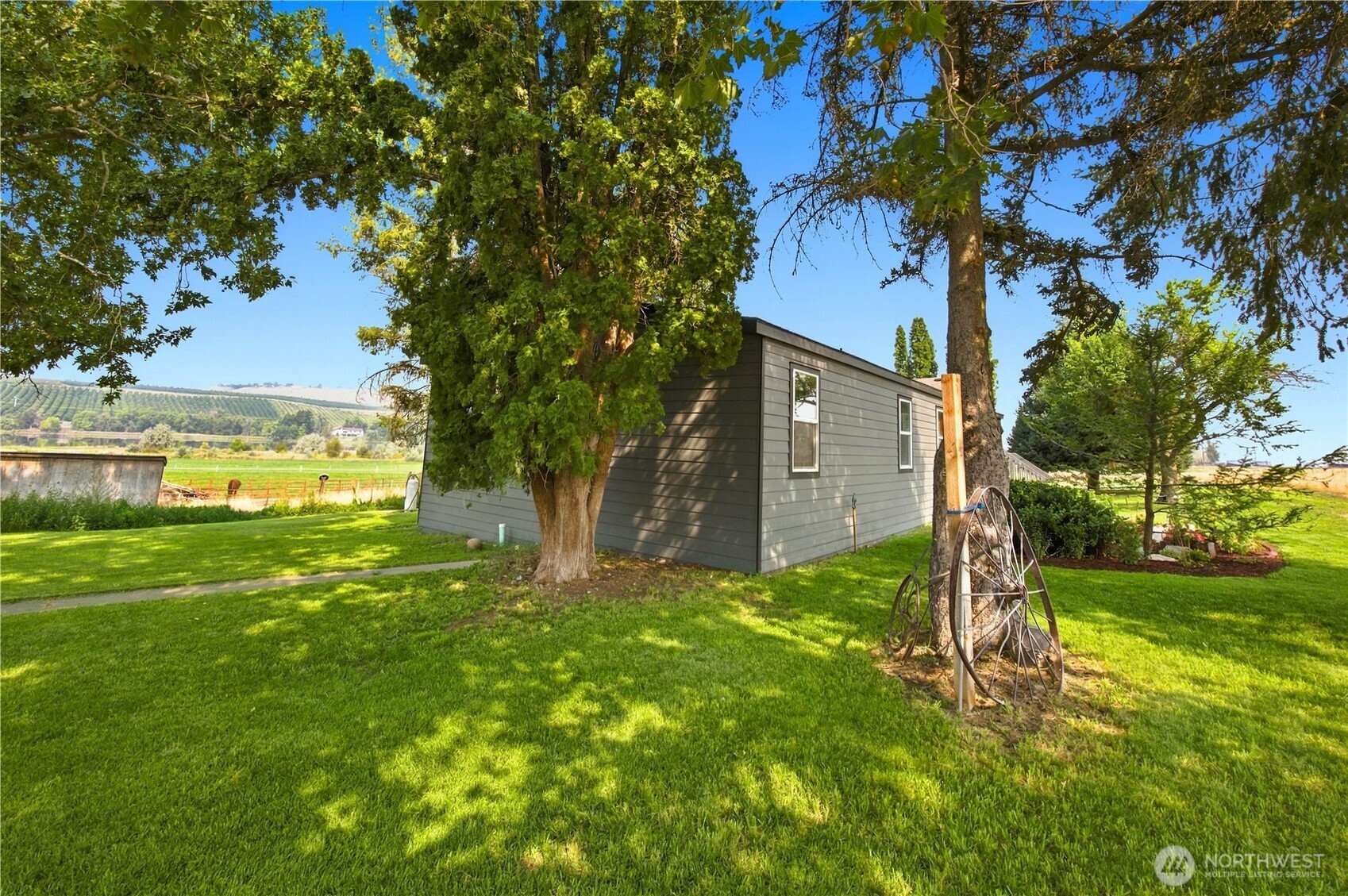 26575 Hwy 97 Property Photo 9