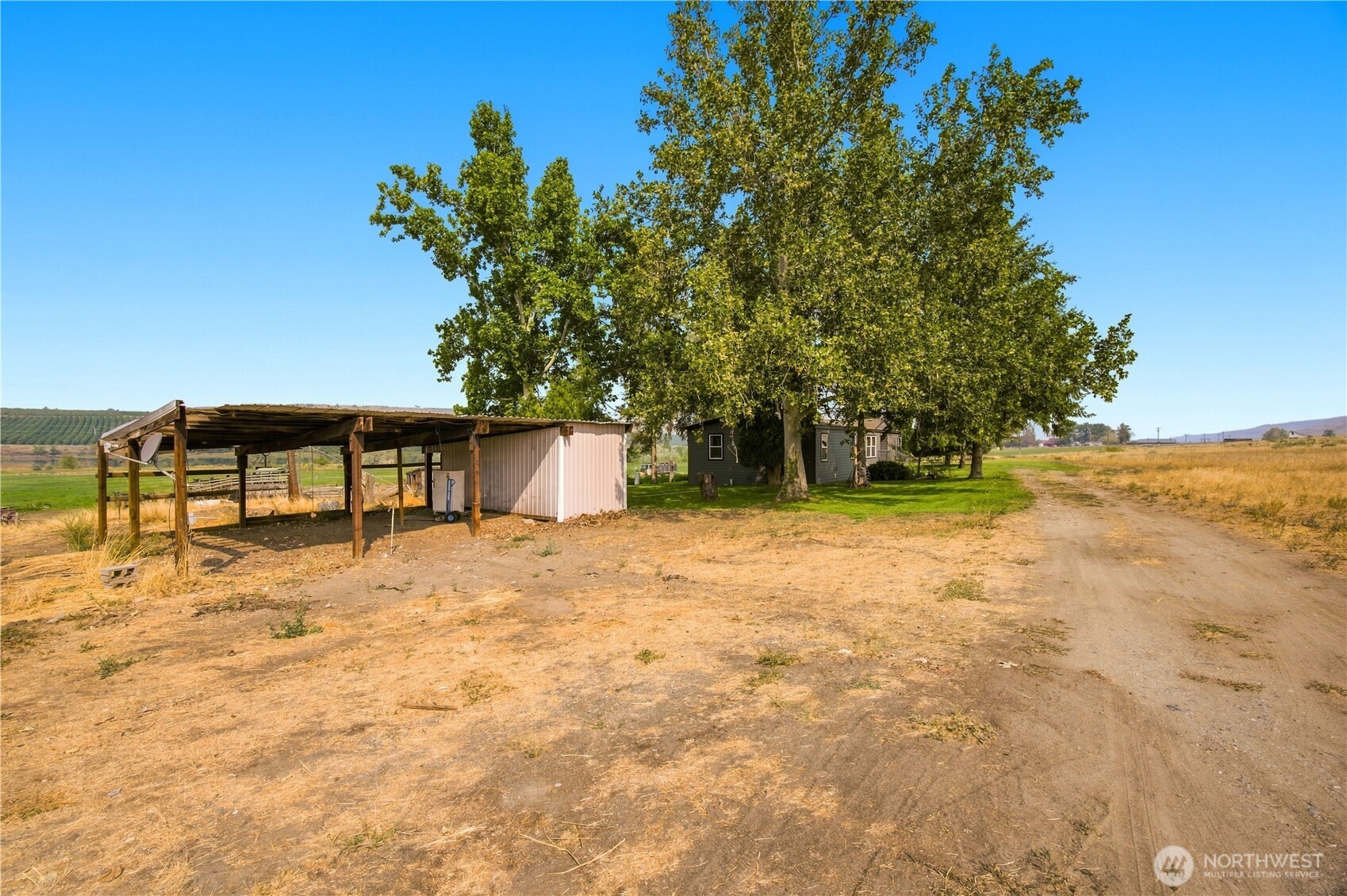 26575 Hwy 97 Property Photo 37