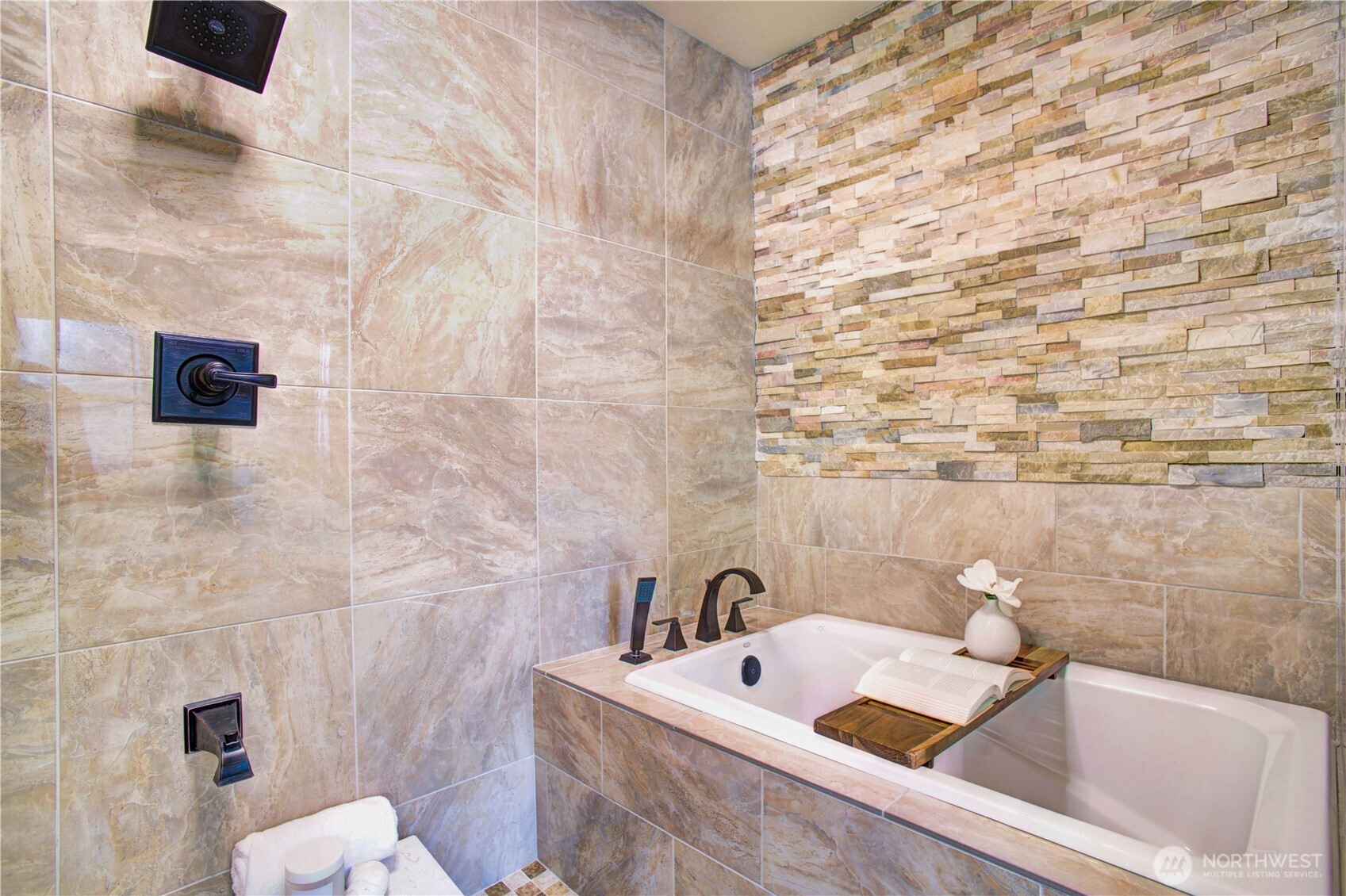 17615 Ne 130th Ct. Property Photo 13