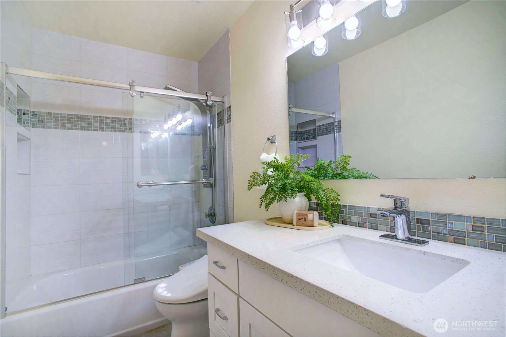 17615 Ne 130th Ct. Property Photo 14