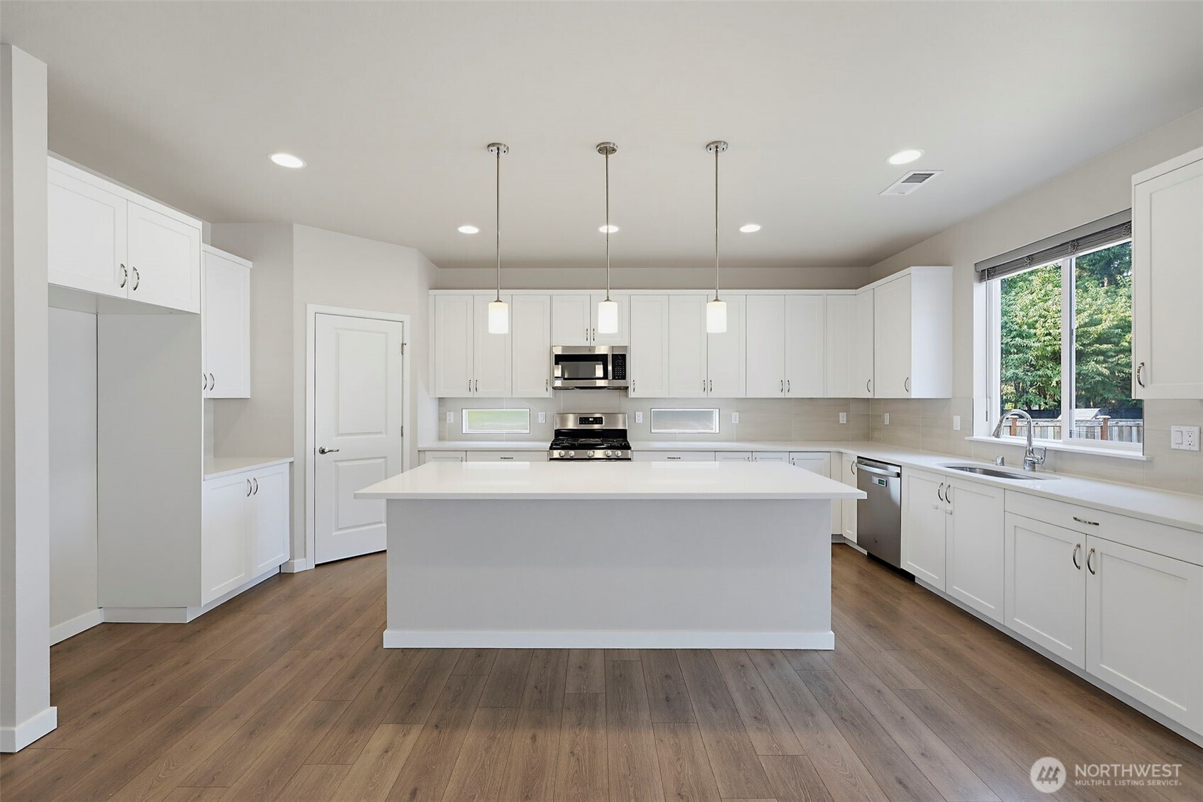 17318 21st Avenue Property Photo 6