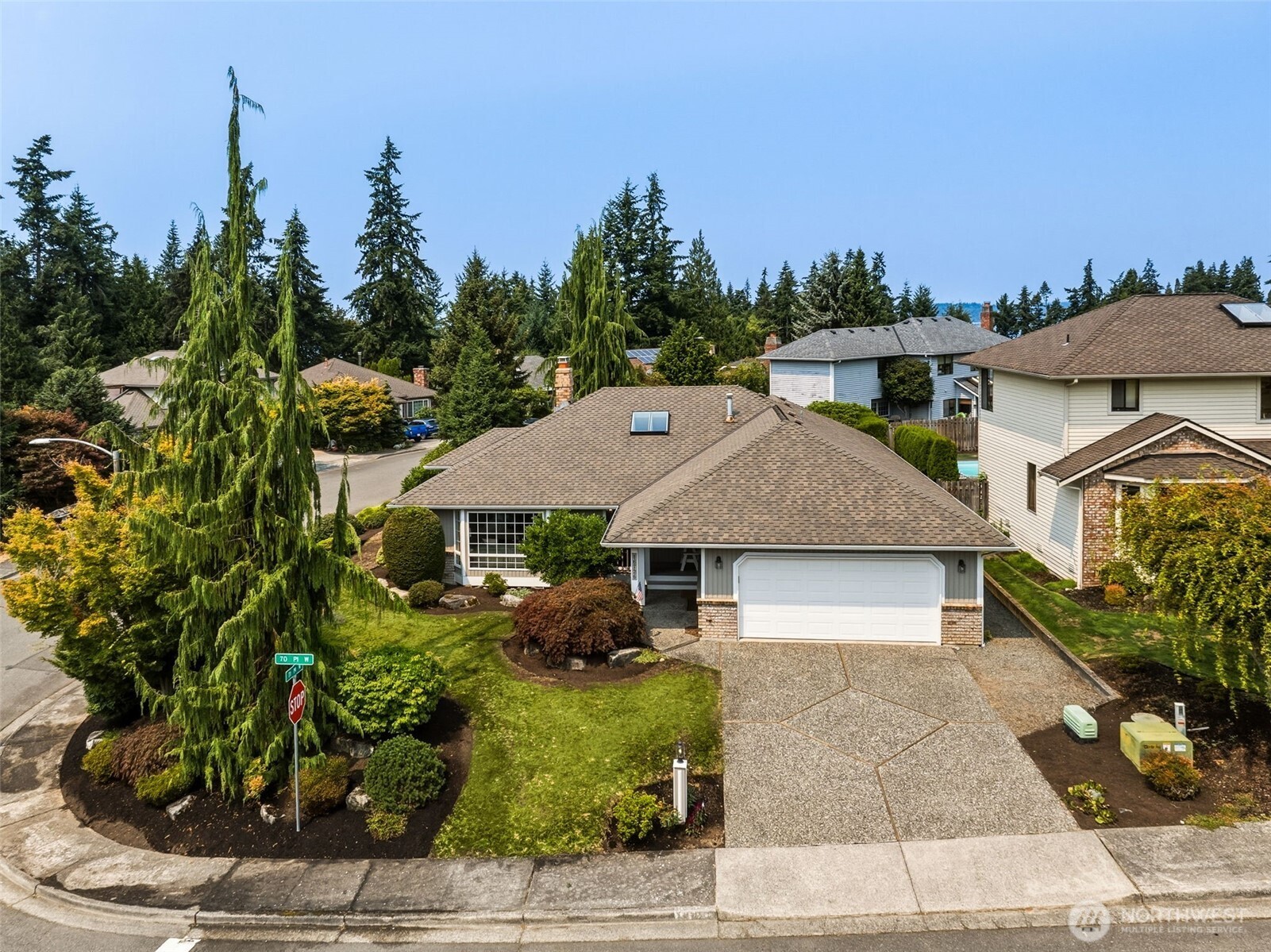 16726 70th Place Property Photo 1