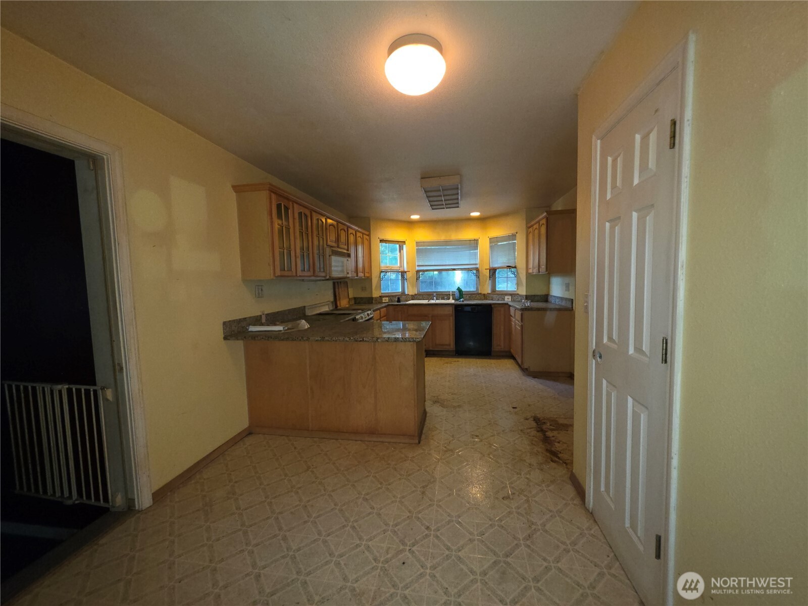 34 E Wildwood Lane Property Photo 9