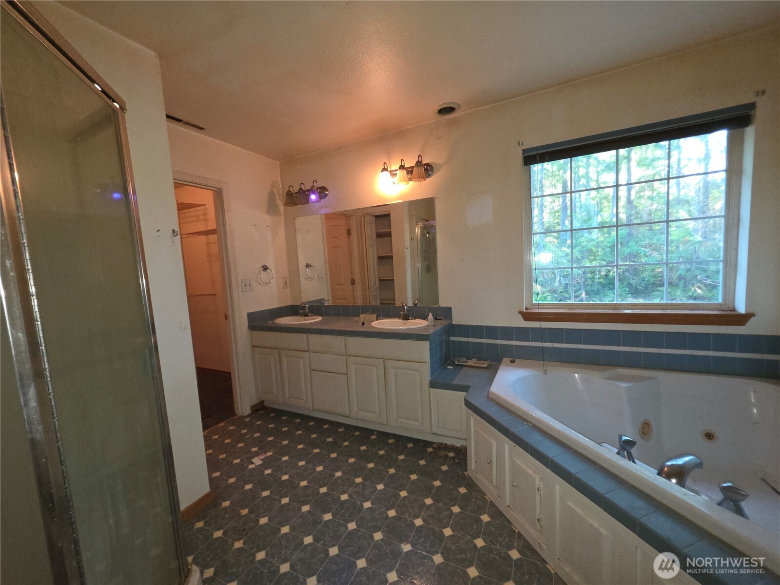 34 E Wildwood Lane Property Photo 19
