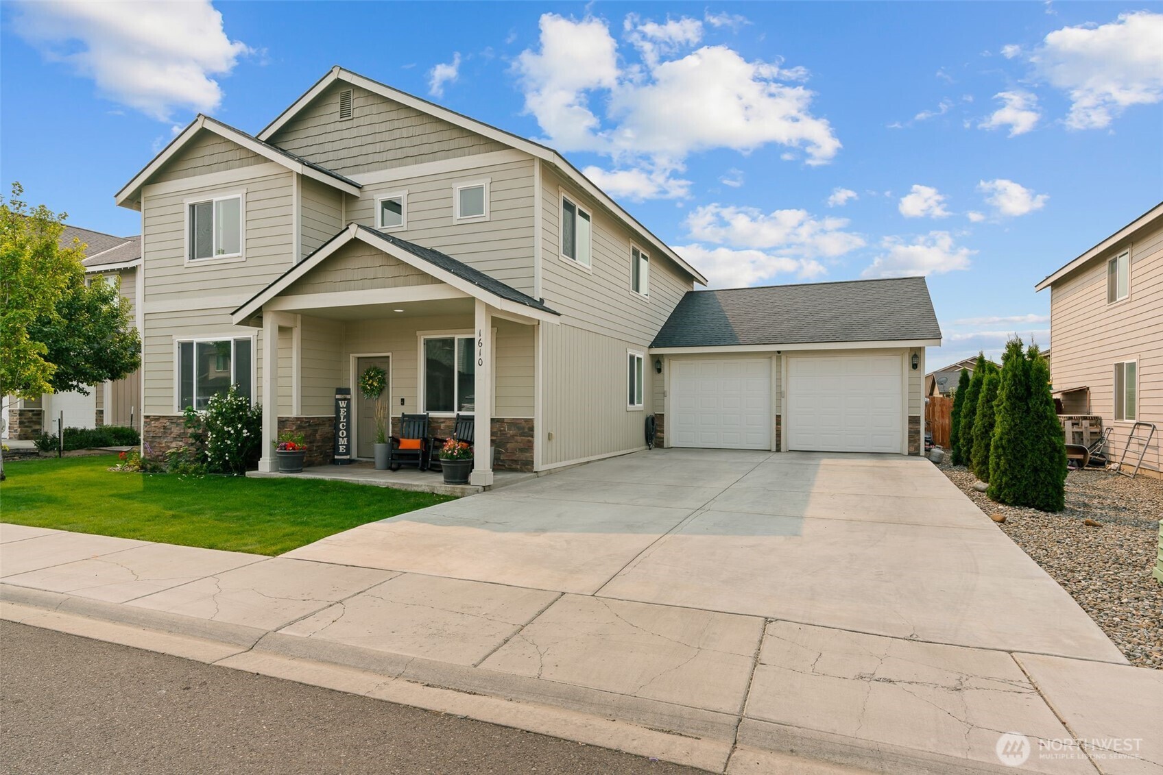 1610 E Spokane Avenue Property Photo 2