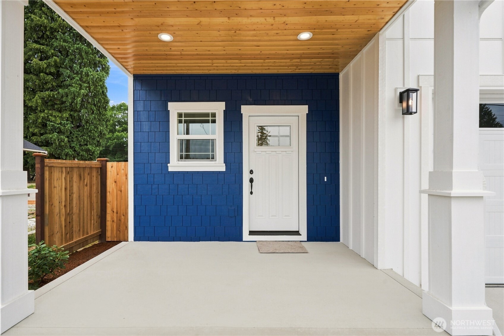 4832 73rd Place Property Photo 4