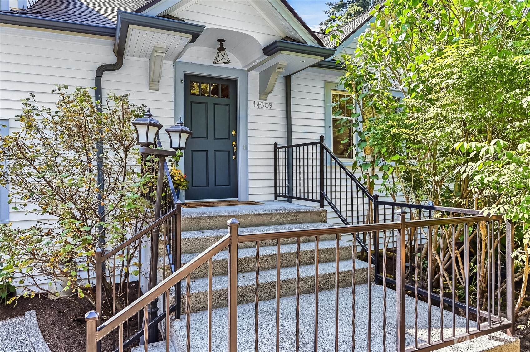 14309 19th Avenue Property Photo 3
