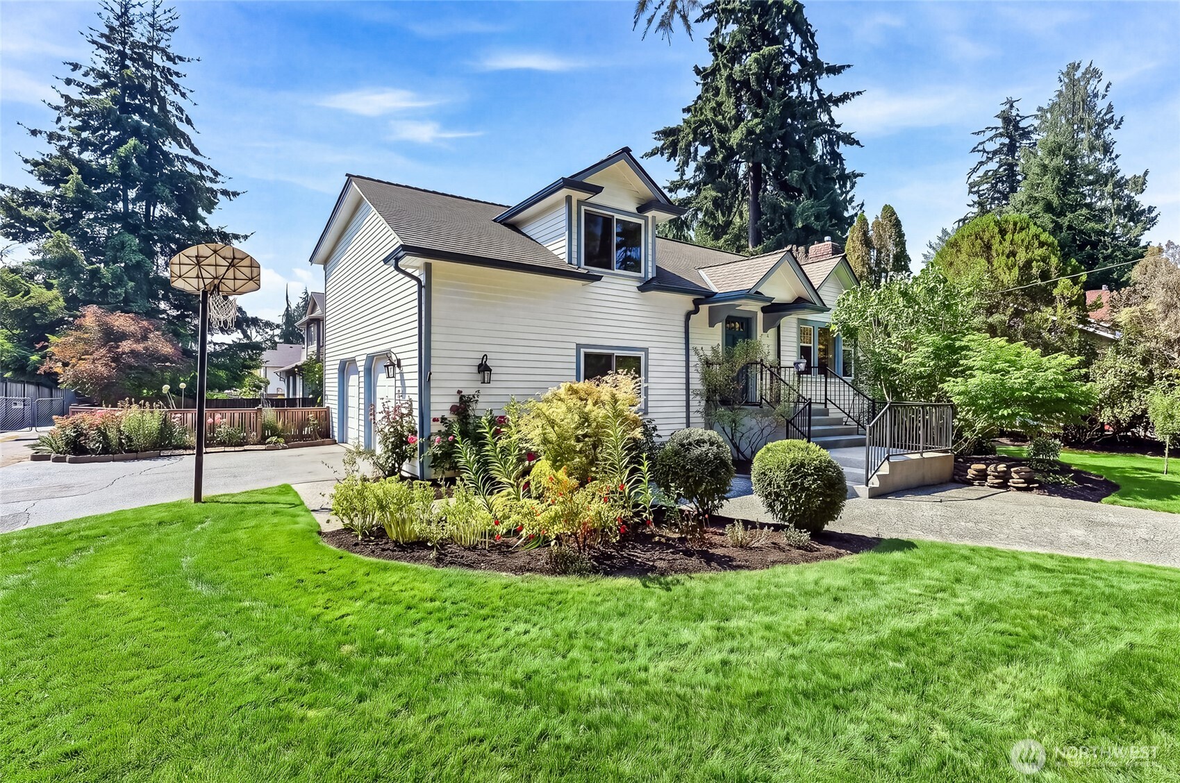 14309 19th Avenue Property Photo 4