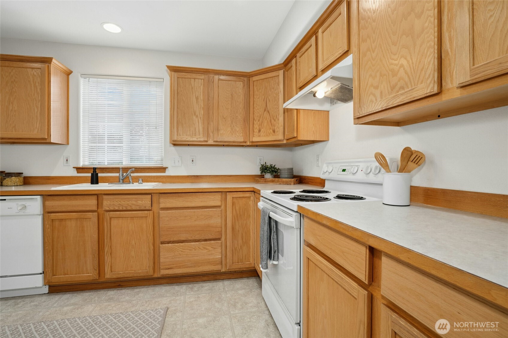 2501 123rd Place B Property Photo 8