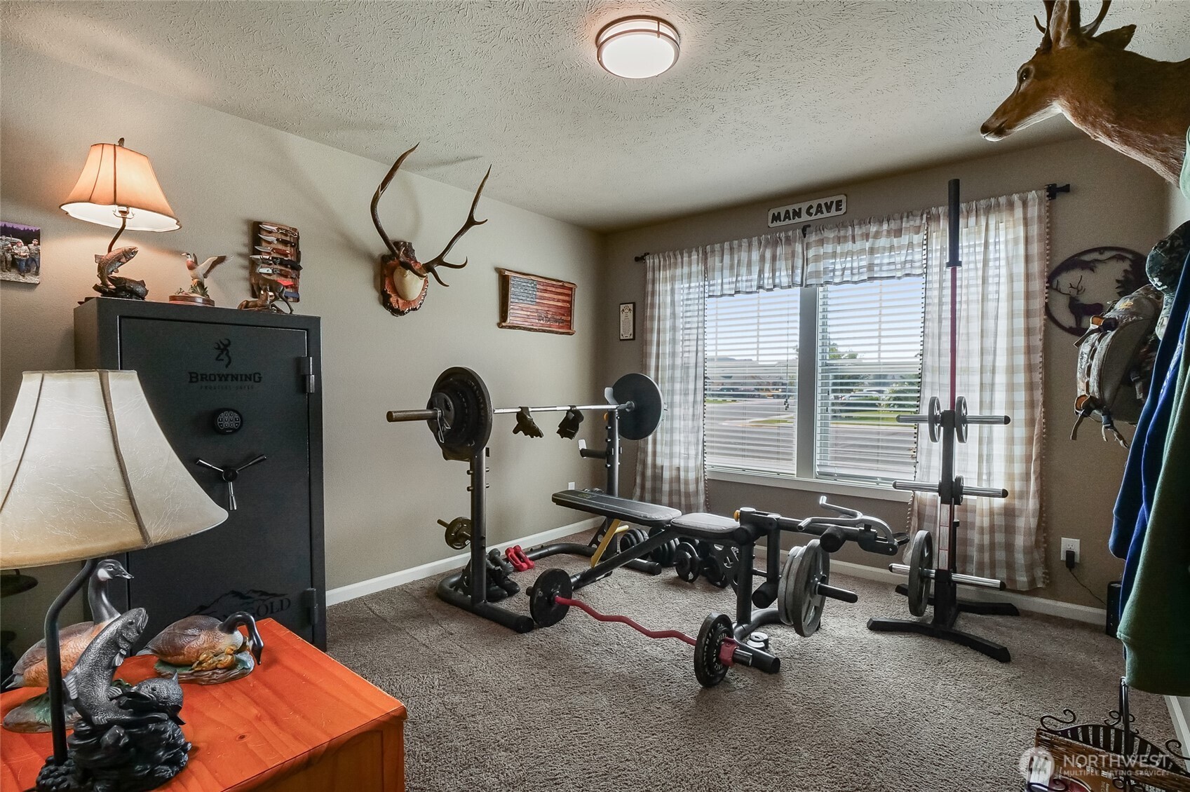 906 3rd Avenue Property Photo 25