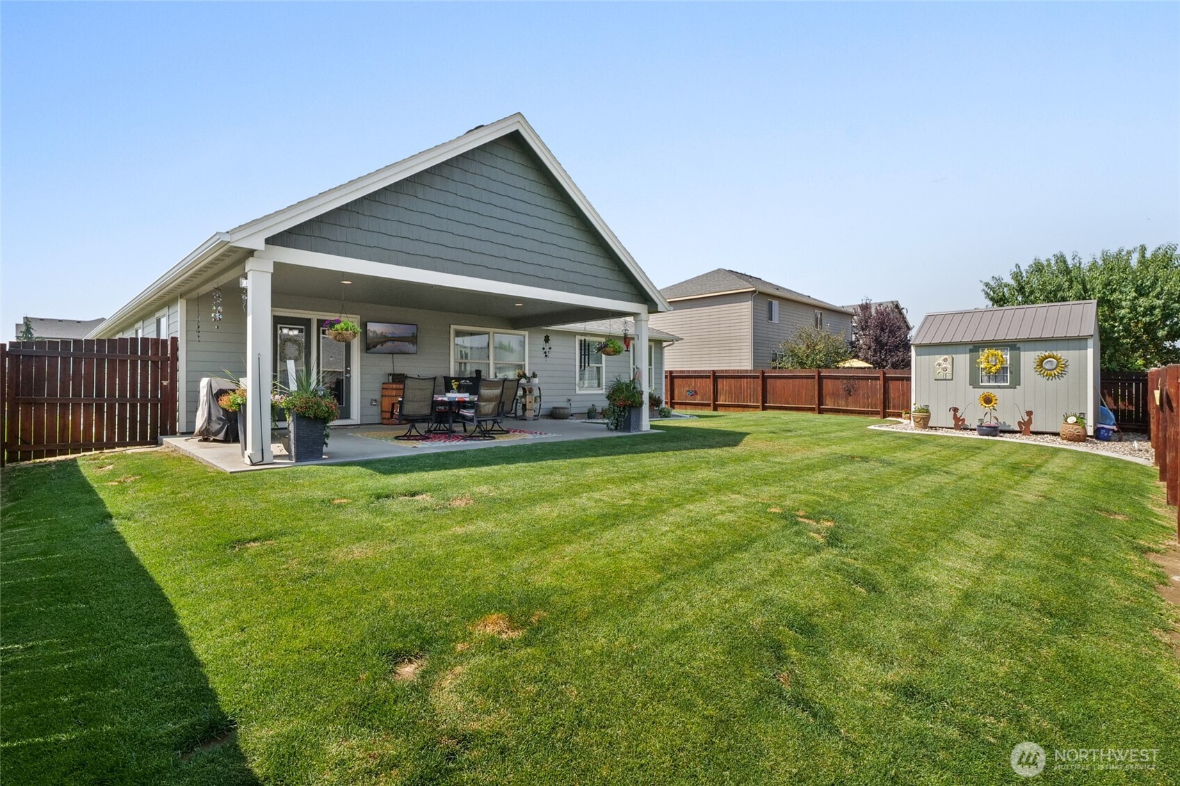906 3rd Avenue Property Photo 33
