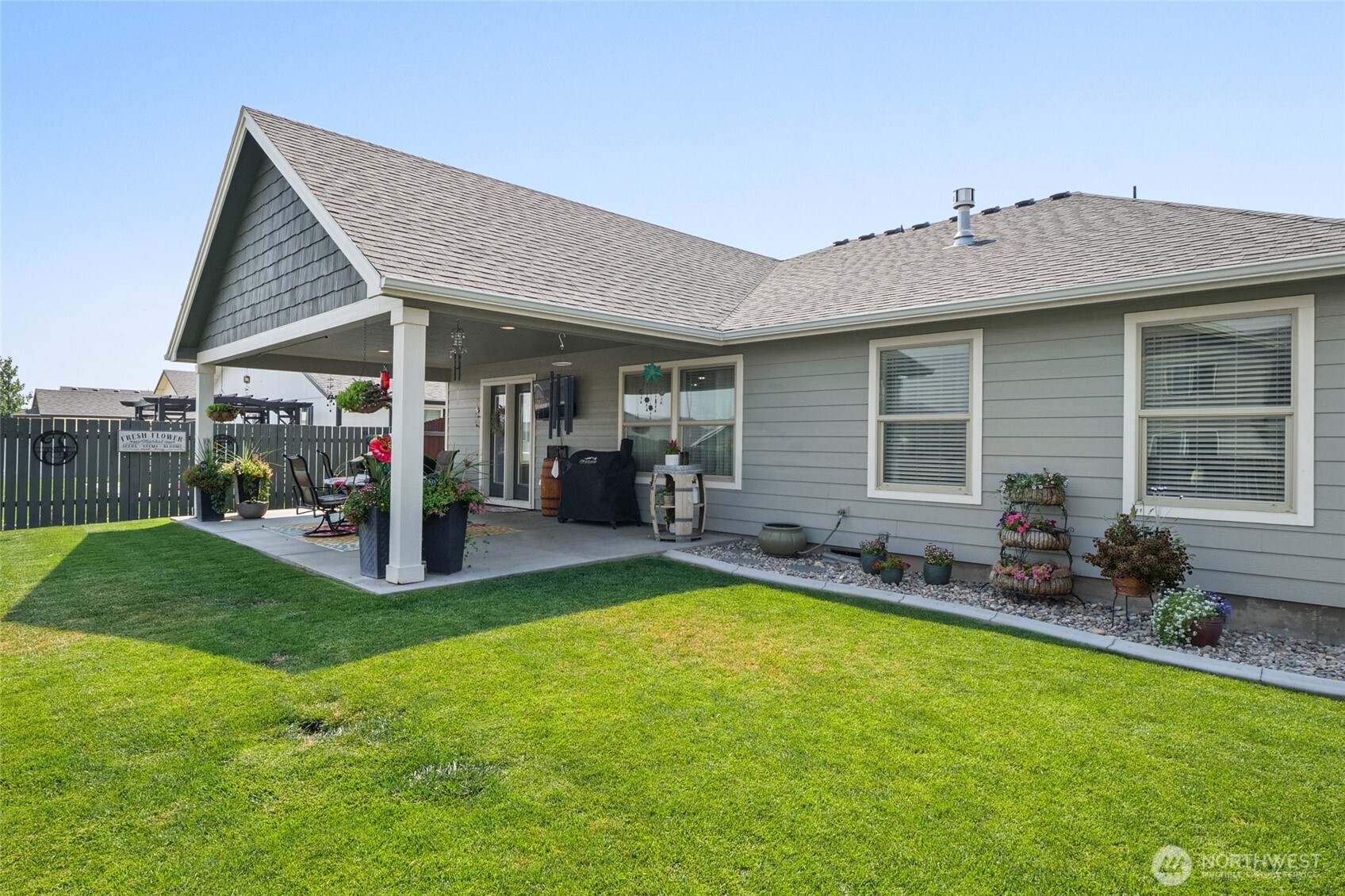 906 3rd Avenue Property Photo 35