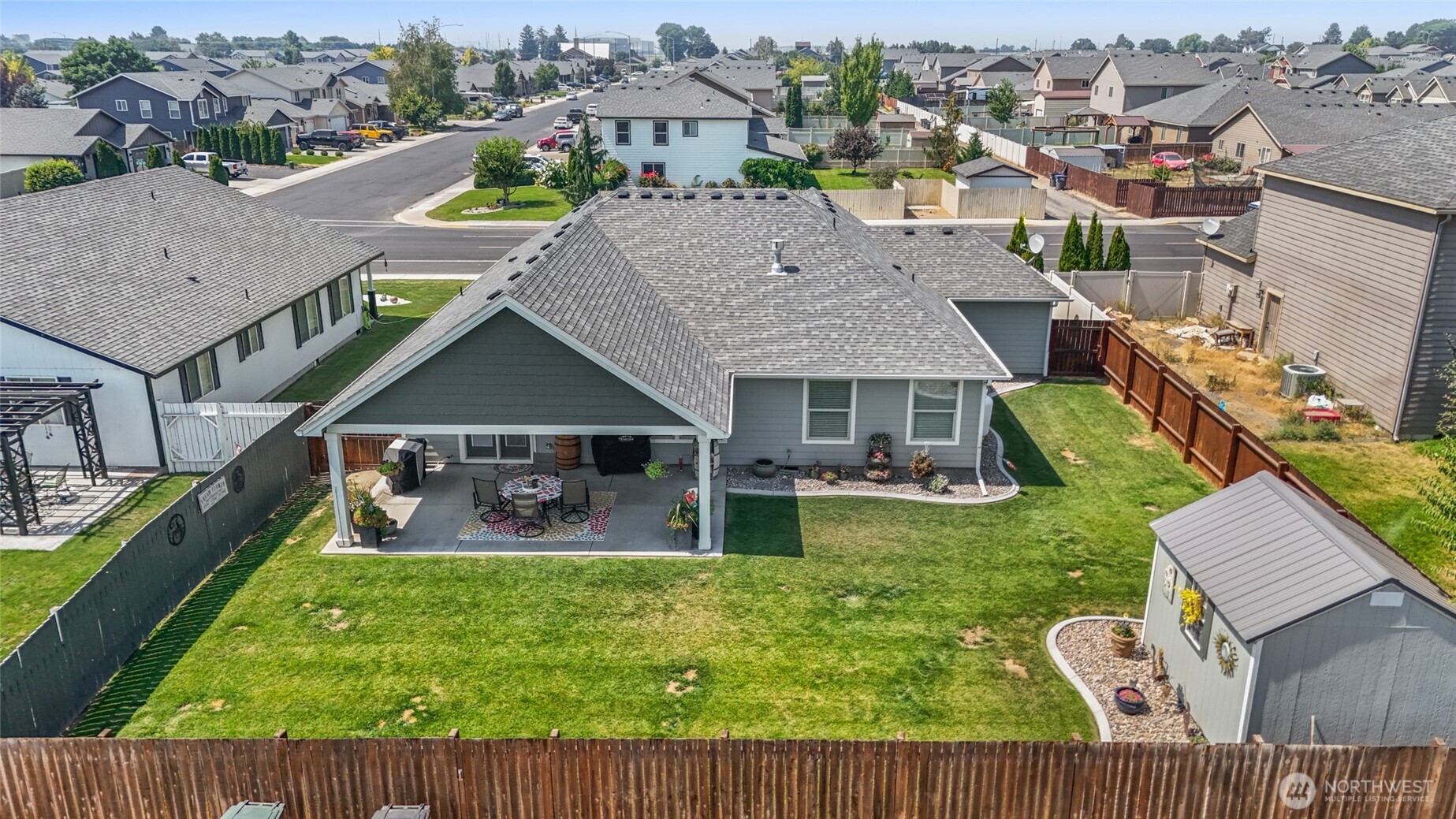 906 3rd Avenue Property Photo 36